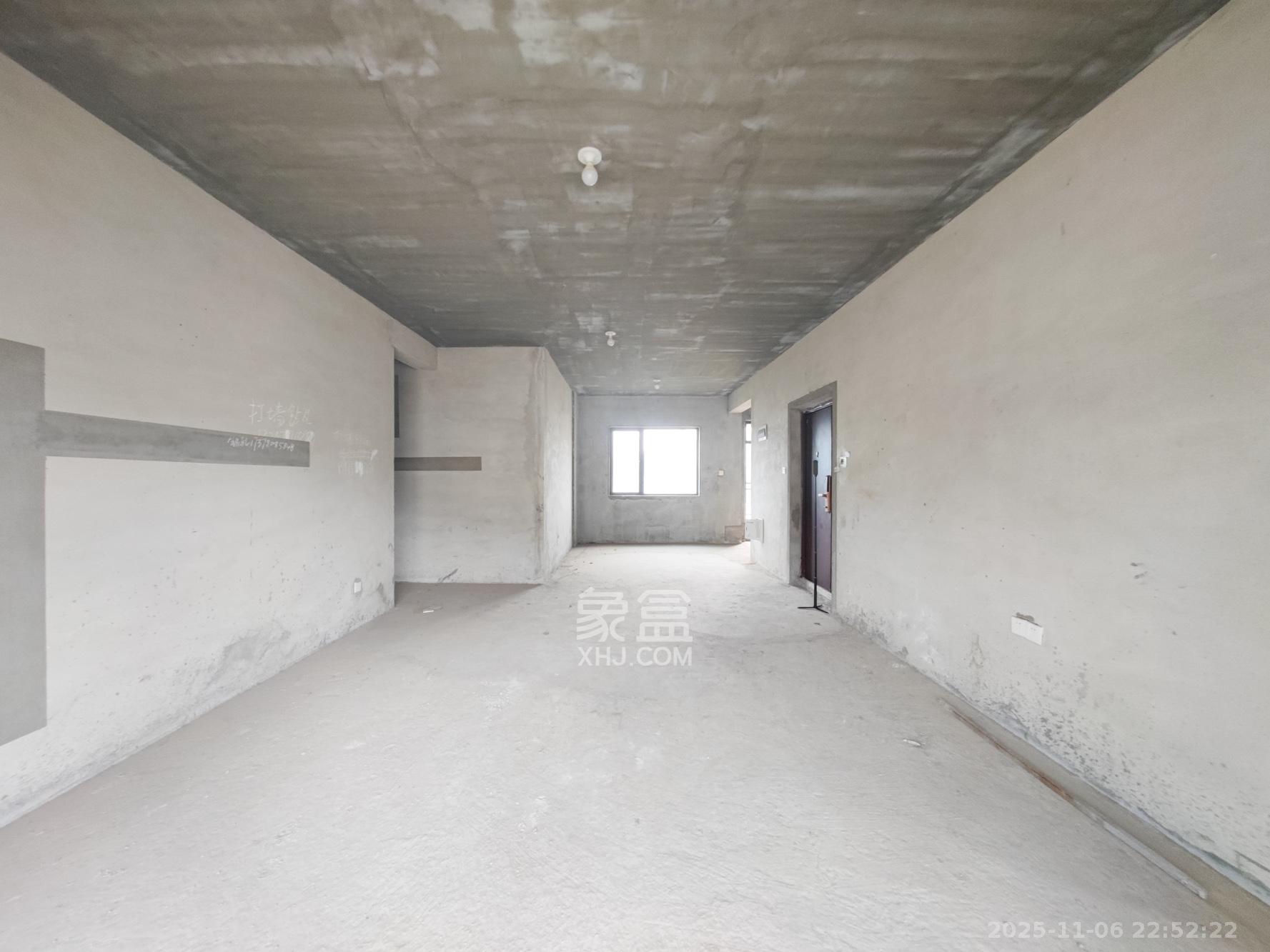 五矿万境园 4室2厅2卫 175.0万 五矿万境园 4室2厅2卫 175.0万客厅