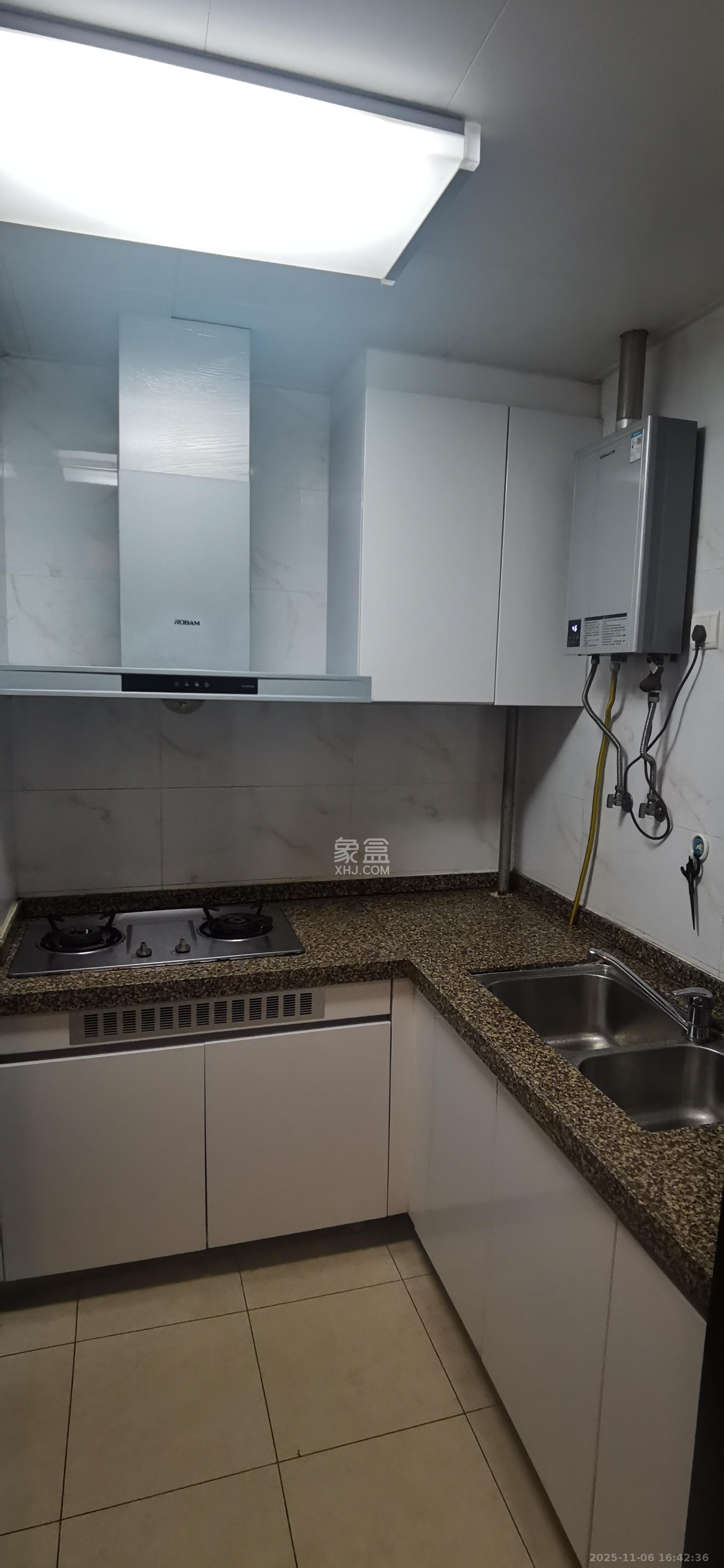 恒大翡翠华庭  2室2厅1卫    1900.0元/月室内图