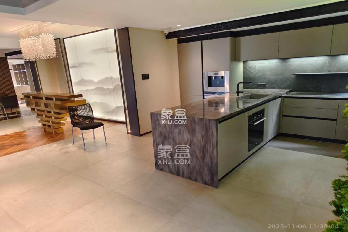 华城广场 1室2厅1卫 12500.0元/月 华城广场 1室2厅1卫 12500.0元/月室内图