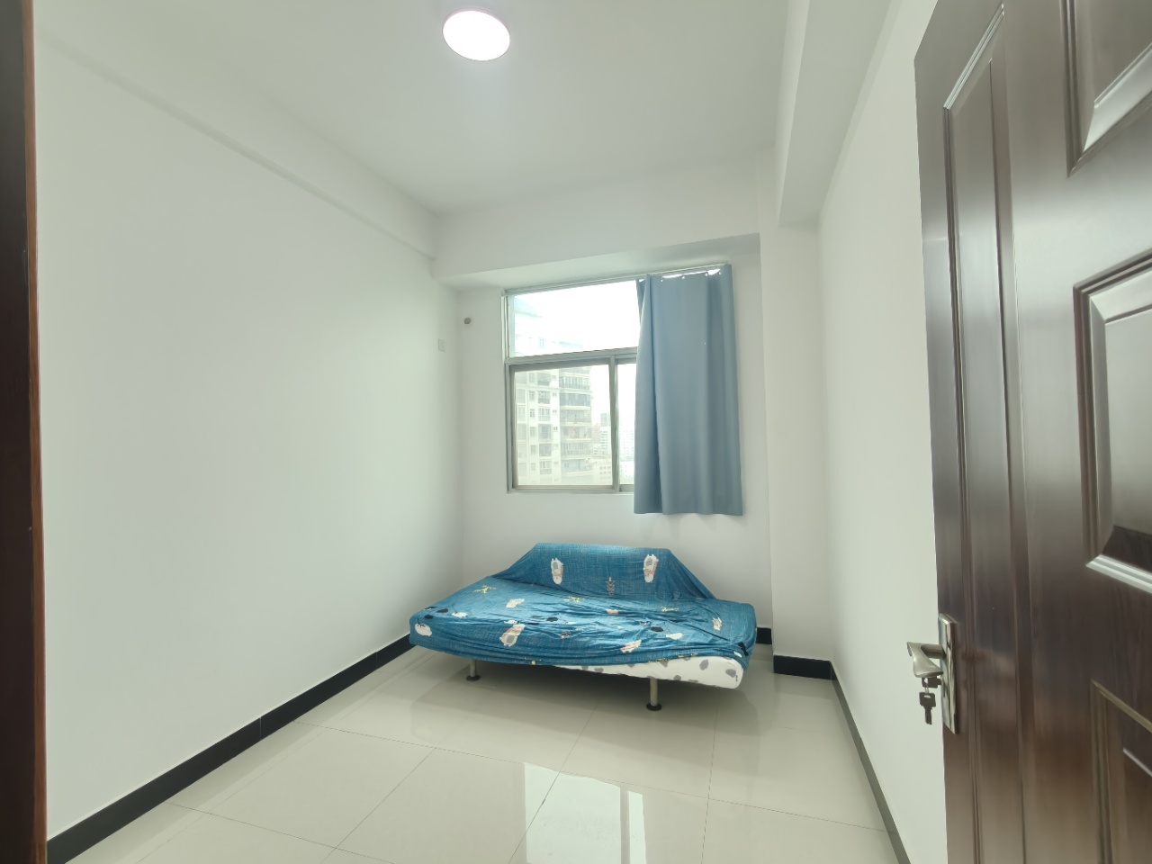 金银广场 3室2厅1卫 2000.0元/月 金银广场 3室2厅1卫 2000.0元/月室内图