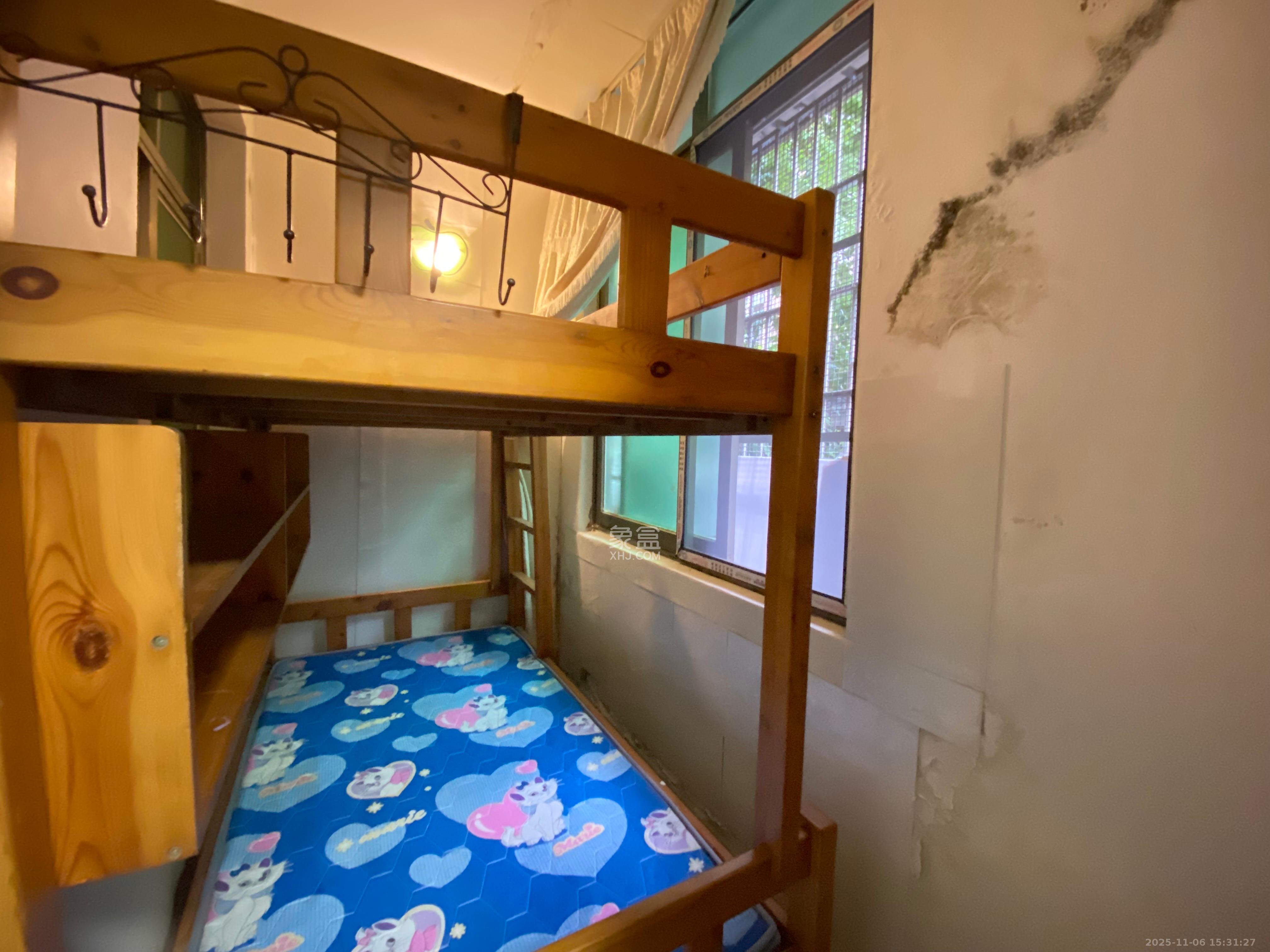 仰天湖1、2村  3室1厅1卫    1800.0元/月室内图