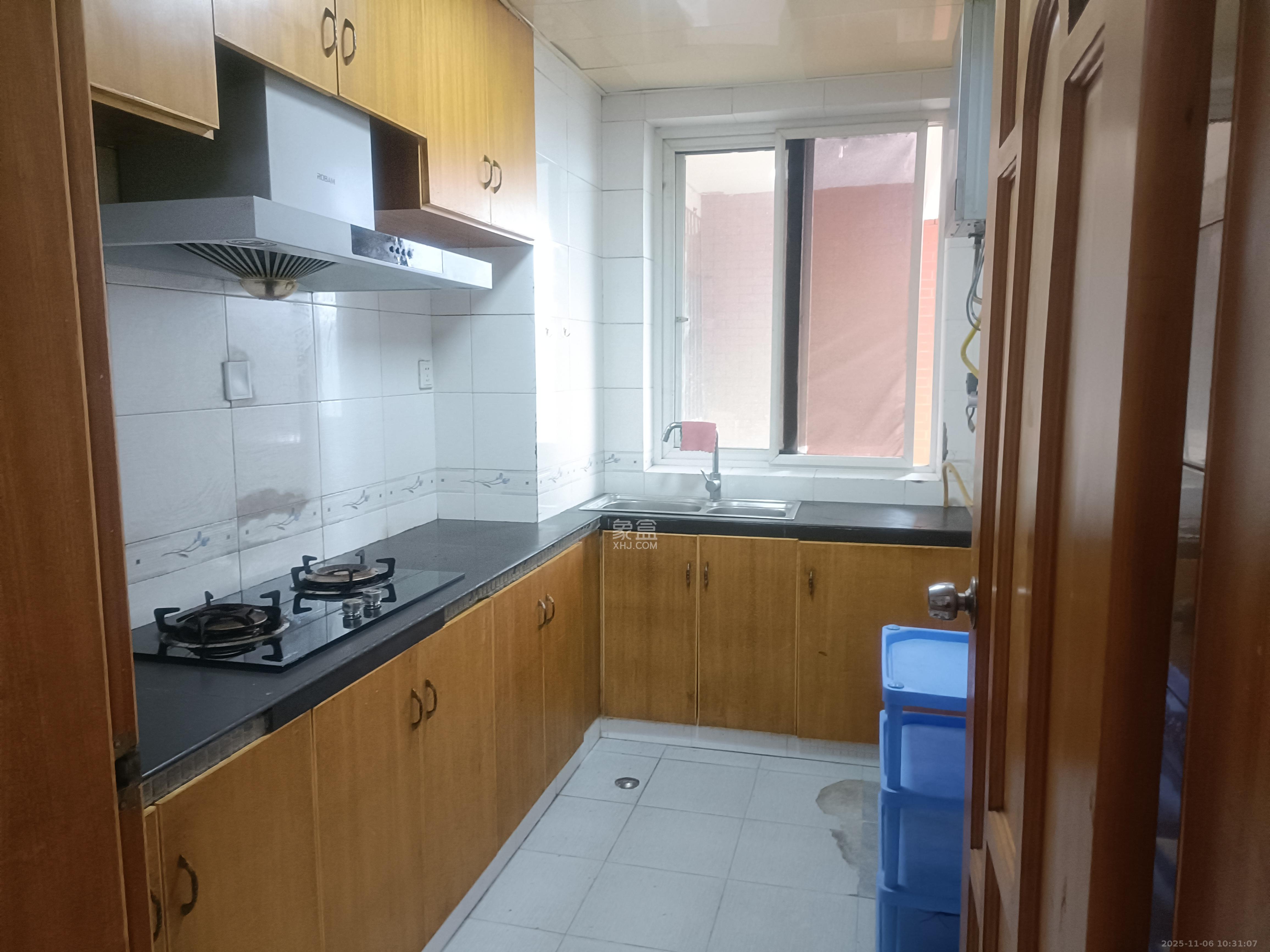 鑫兴佳园 3室2厅1卫 2200.0元/月 鑫兴佳园 3室2厅1卫 2200.0元/月室内图