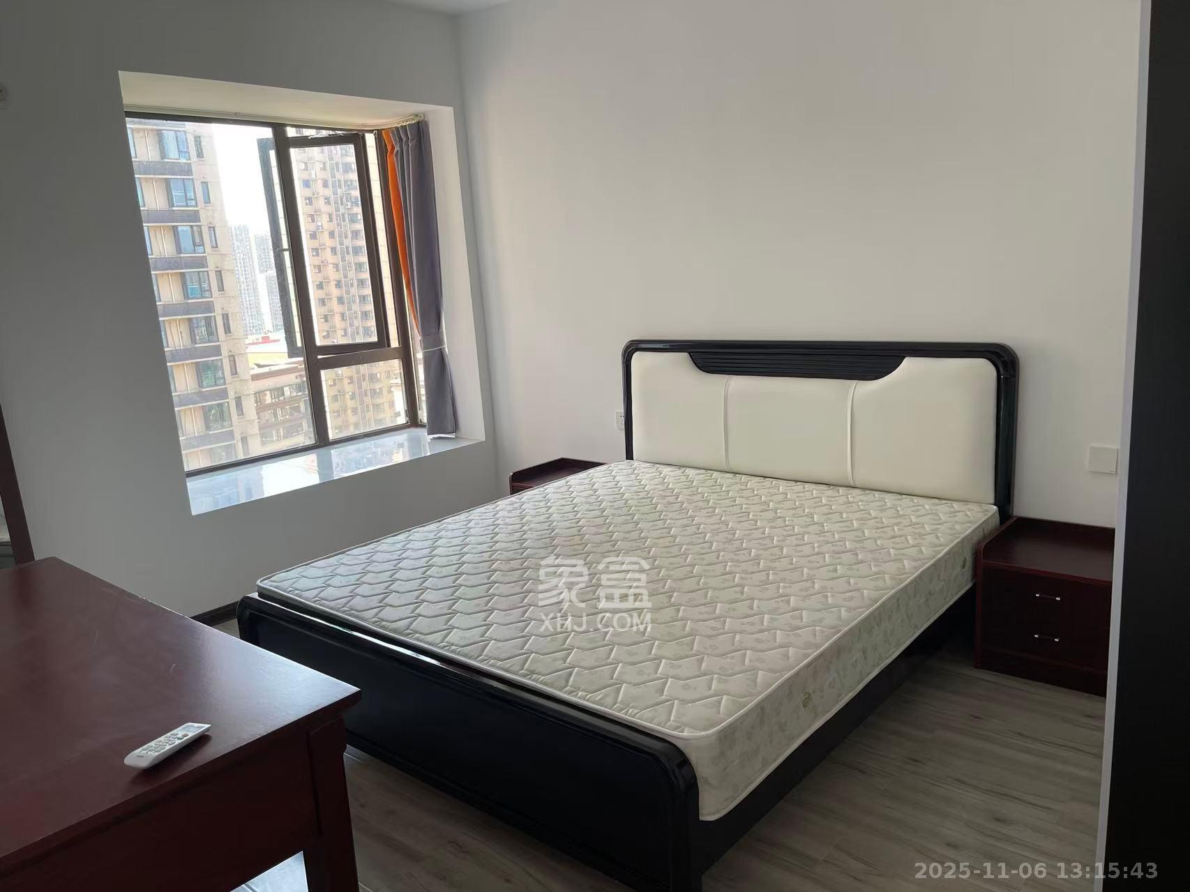 新新花园  3室2厅2卫    2600.0元/月室内图