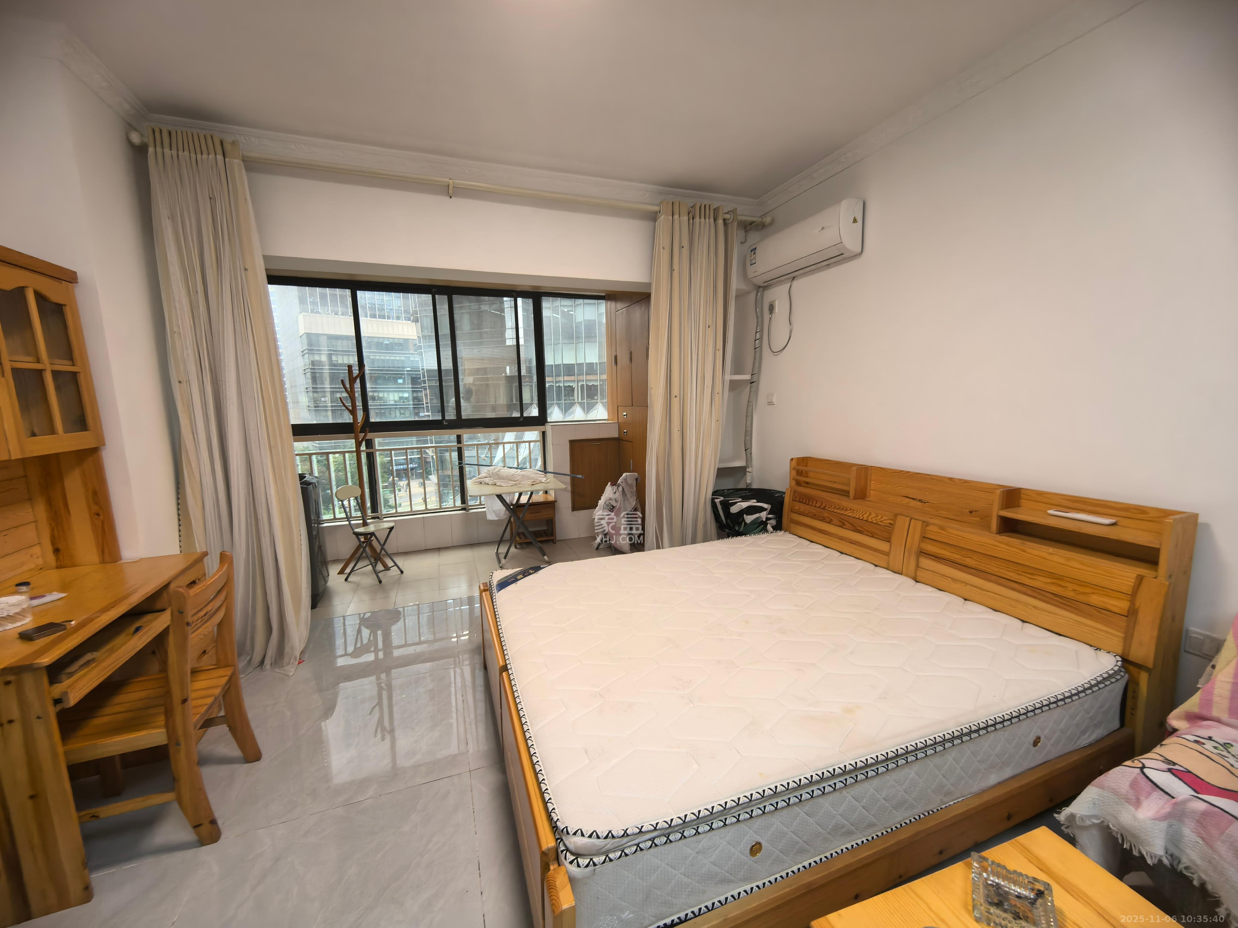 七彩丽都  1室1厅1卫    1600.0元/月