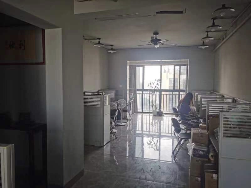 海航豪庭南苑 3室2厅2卫 5000.0元/月 海航豪庭南苑 3室2厅2卫 5000.0元/月室内图