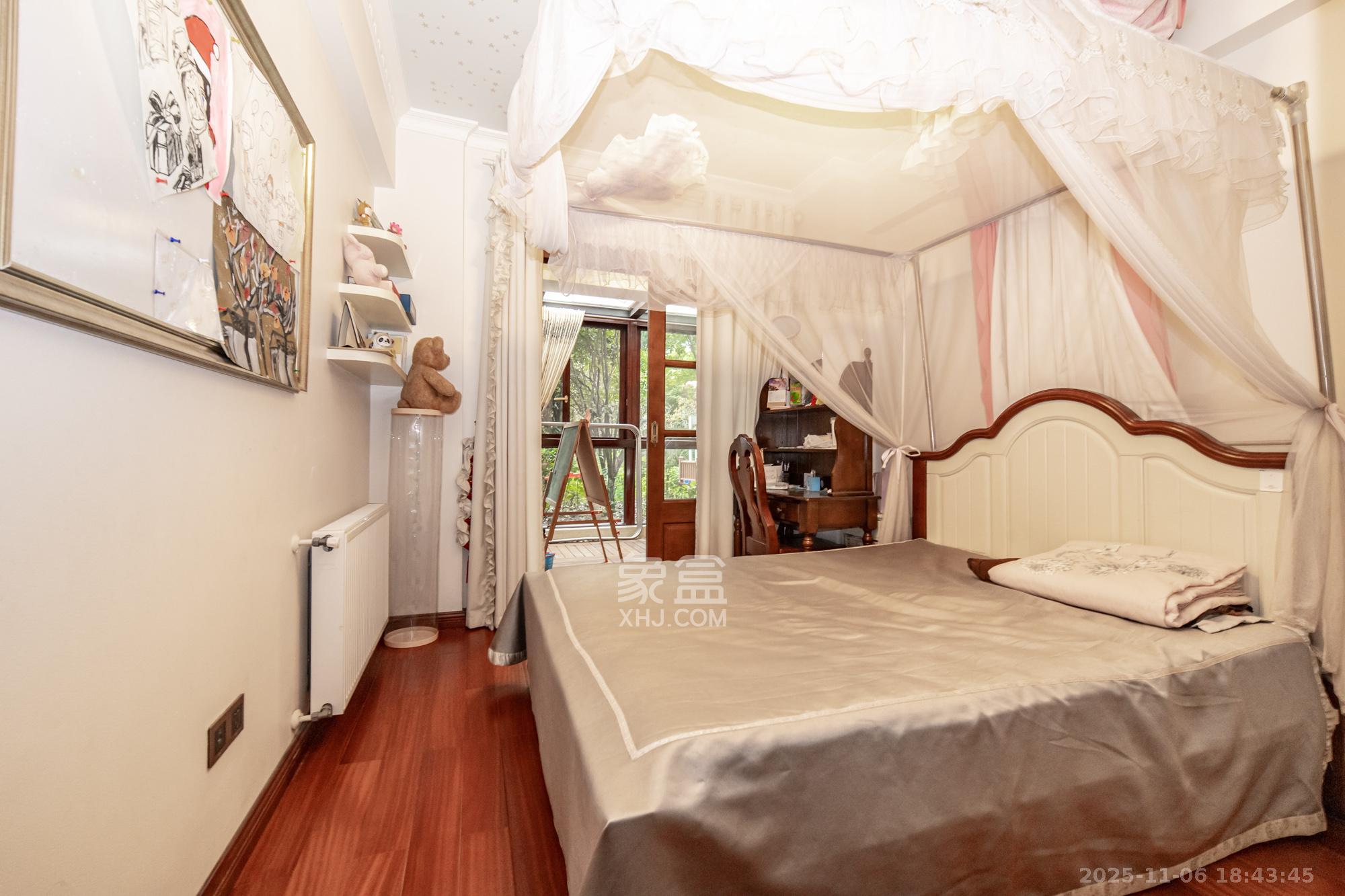 恒基凯旋门一二期  4室2厅2卫    158.0万卧室