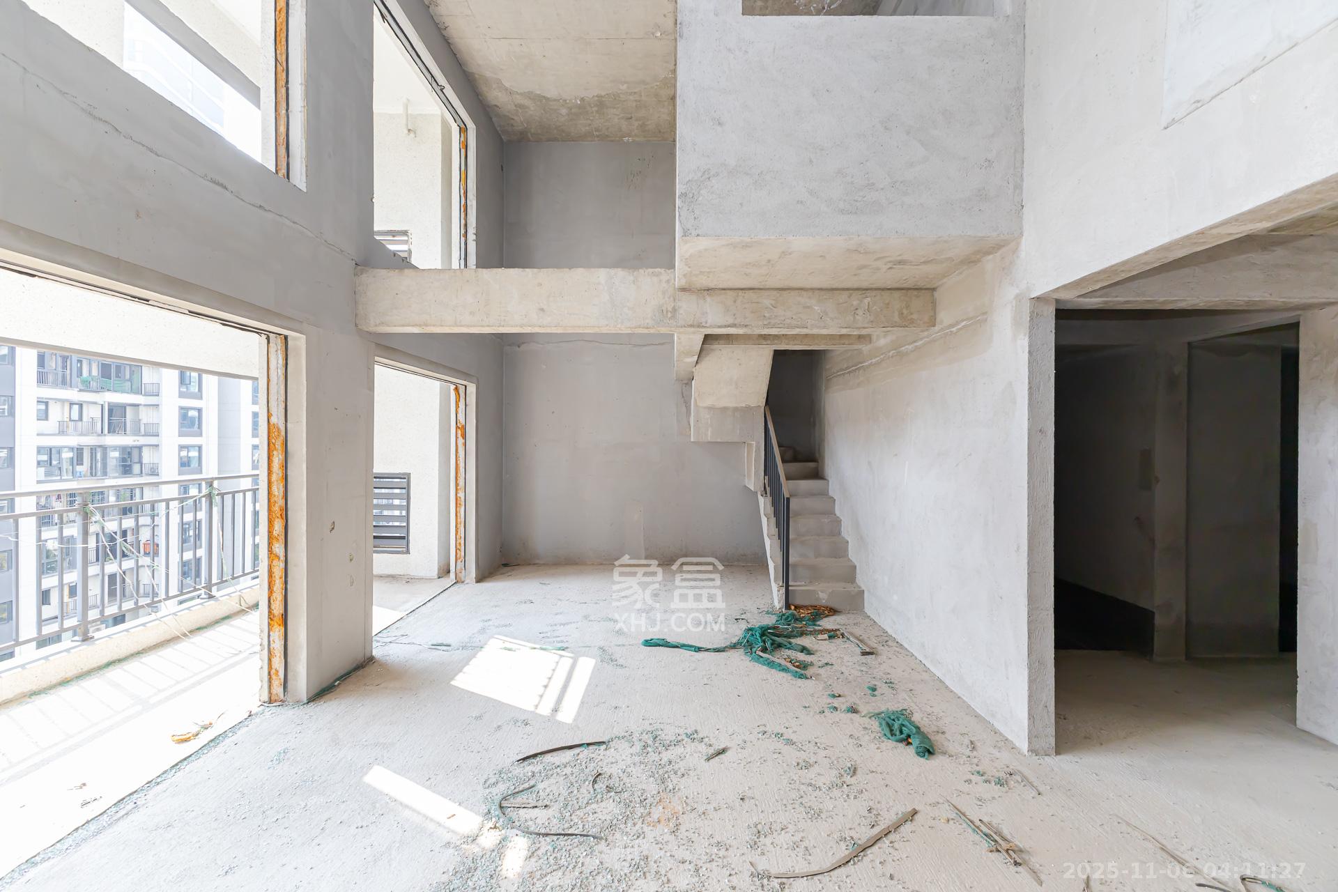 越秀湘江星汇城一期 3室2厅2卫 153.0万 越秀湘江星汇城一期 3室2厅2卫 153.0万客厅