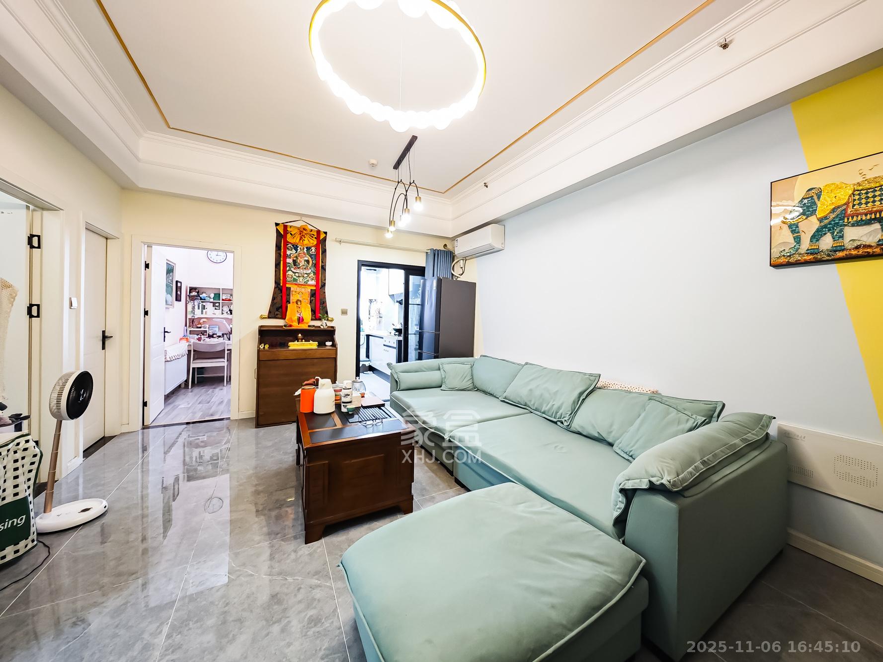 湘一书香里 3室2厅1卫 98.0万 湘一书香里 3室2厅1卫 98.0万客厅