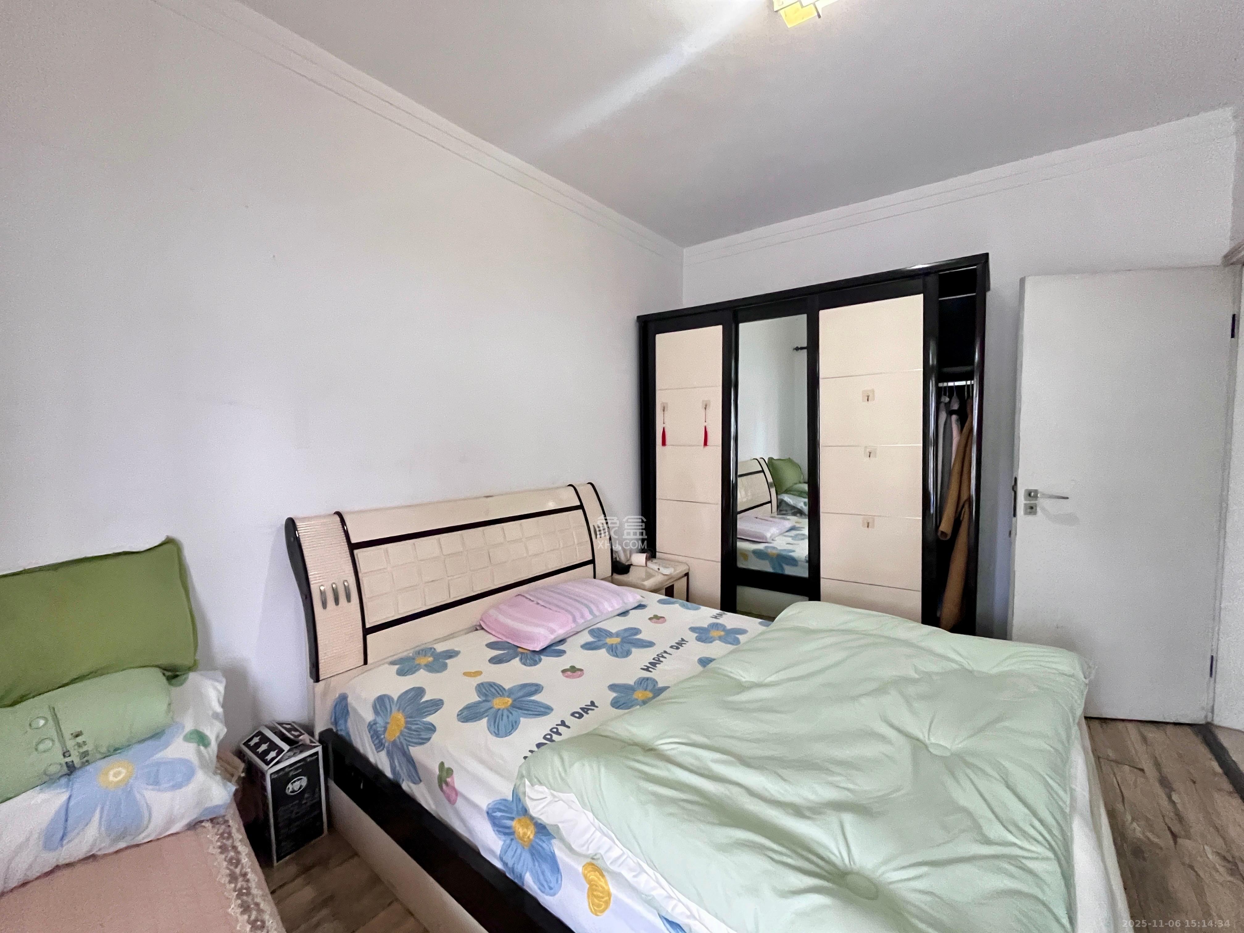 一品东庭  2室2厅1卫    2000.0元/月室内图