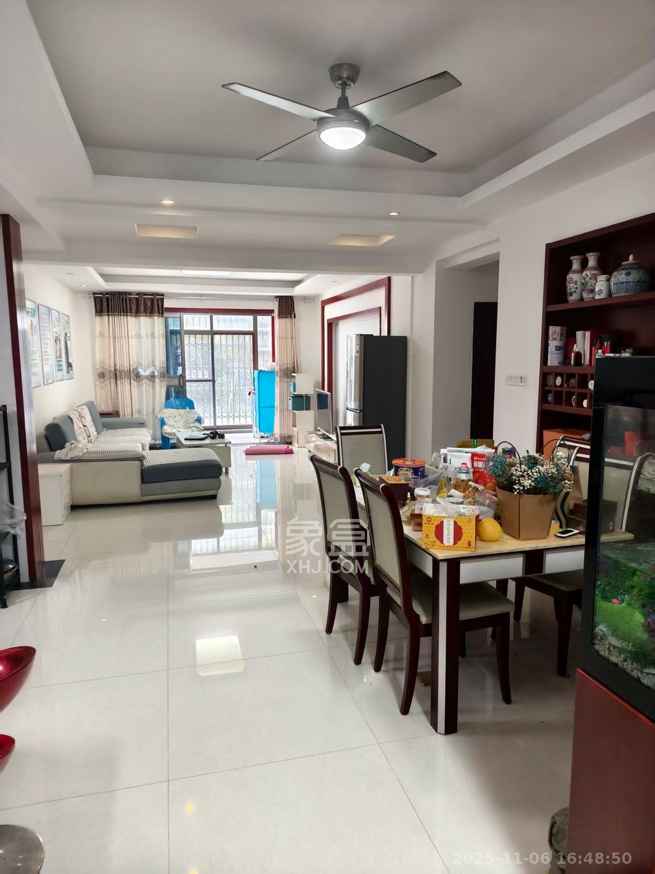 钰龙天下一期 3室2厅2卫 3500.0元/月 钰龙天下一期 3室2厅2卫 3500.0元/月室内图