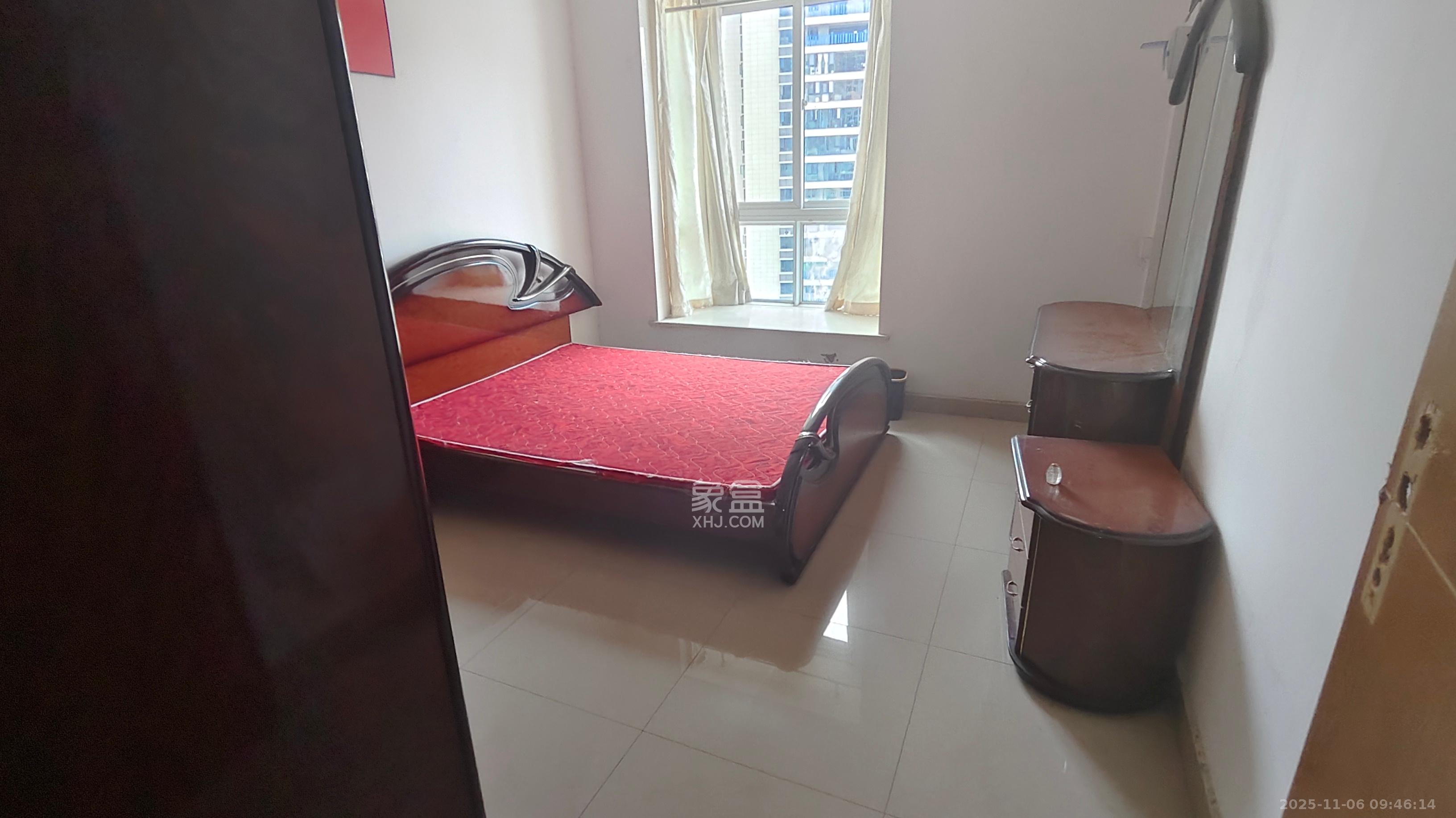 麓山润城 3室2厅1卫 2000.0元/月 麓山润城 3室2厅1卫 2000.0元/月室内图