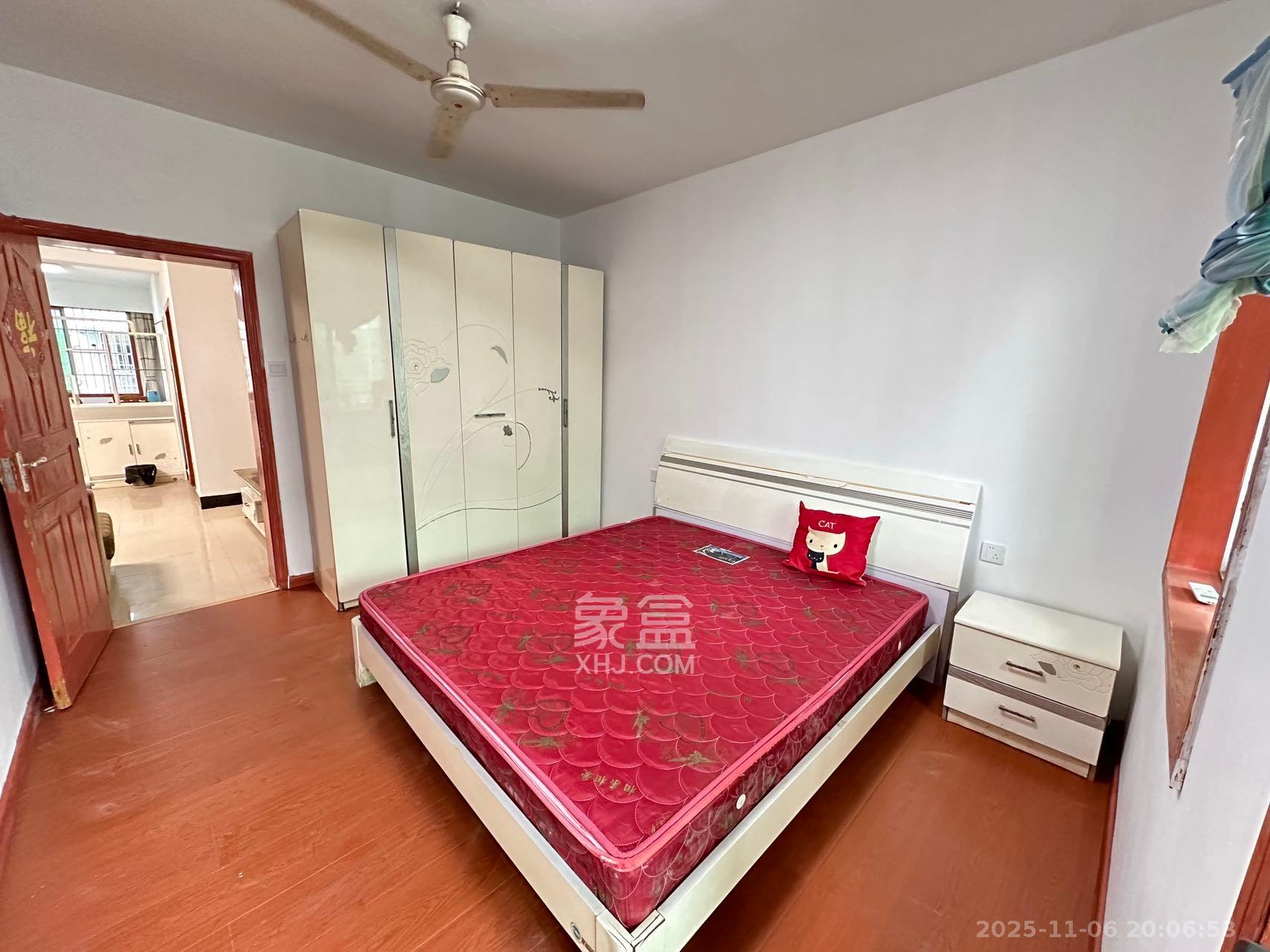 中南汽车世界 2室2厅1卫 1200.0元/月 中南汽车世界 2室2厅1卫 1200.0元/月室内图