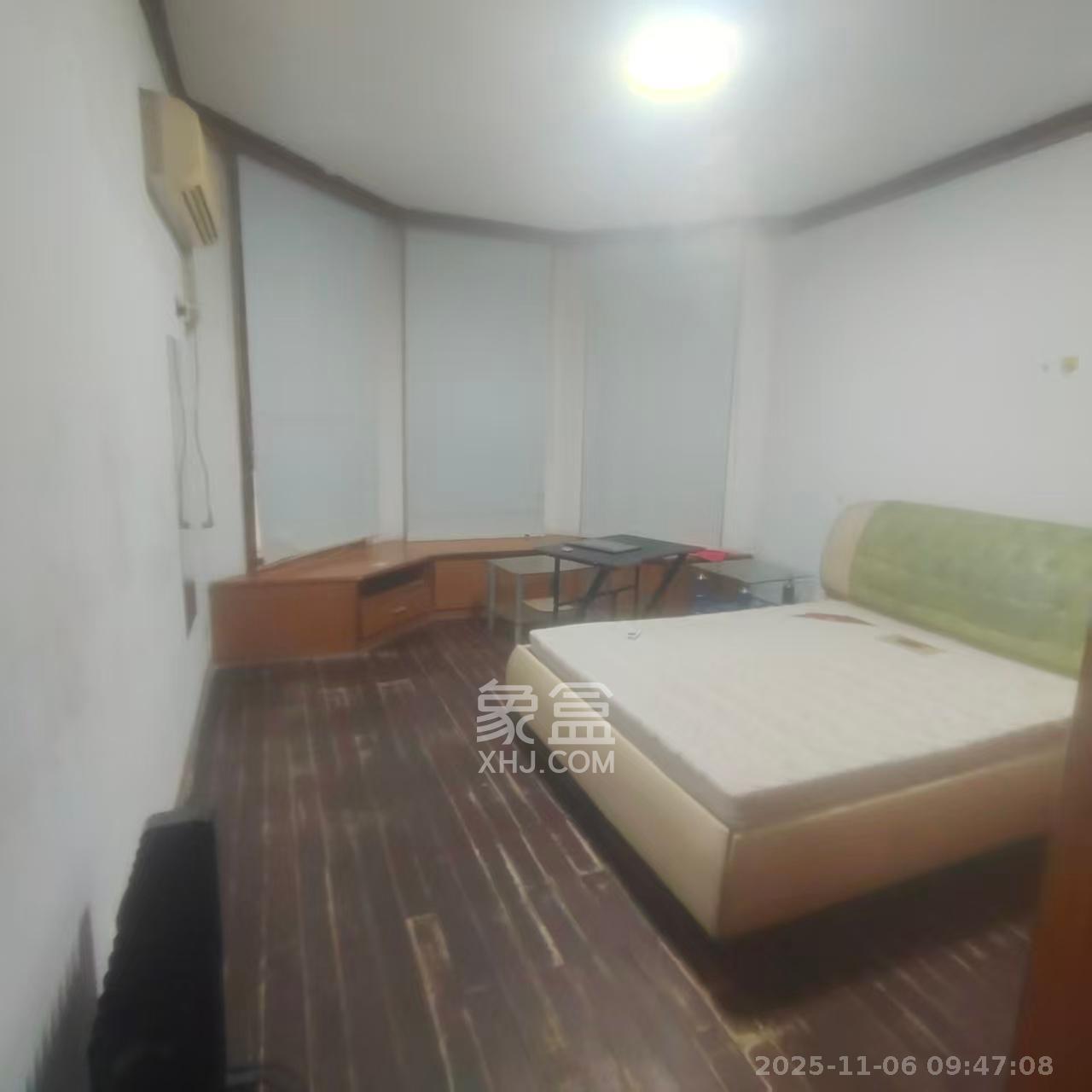 山水人家一二期  3室2厅2卫    1700.0元/月室内图