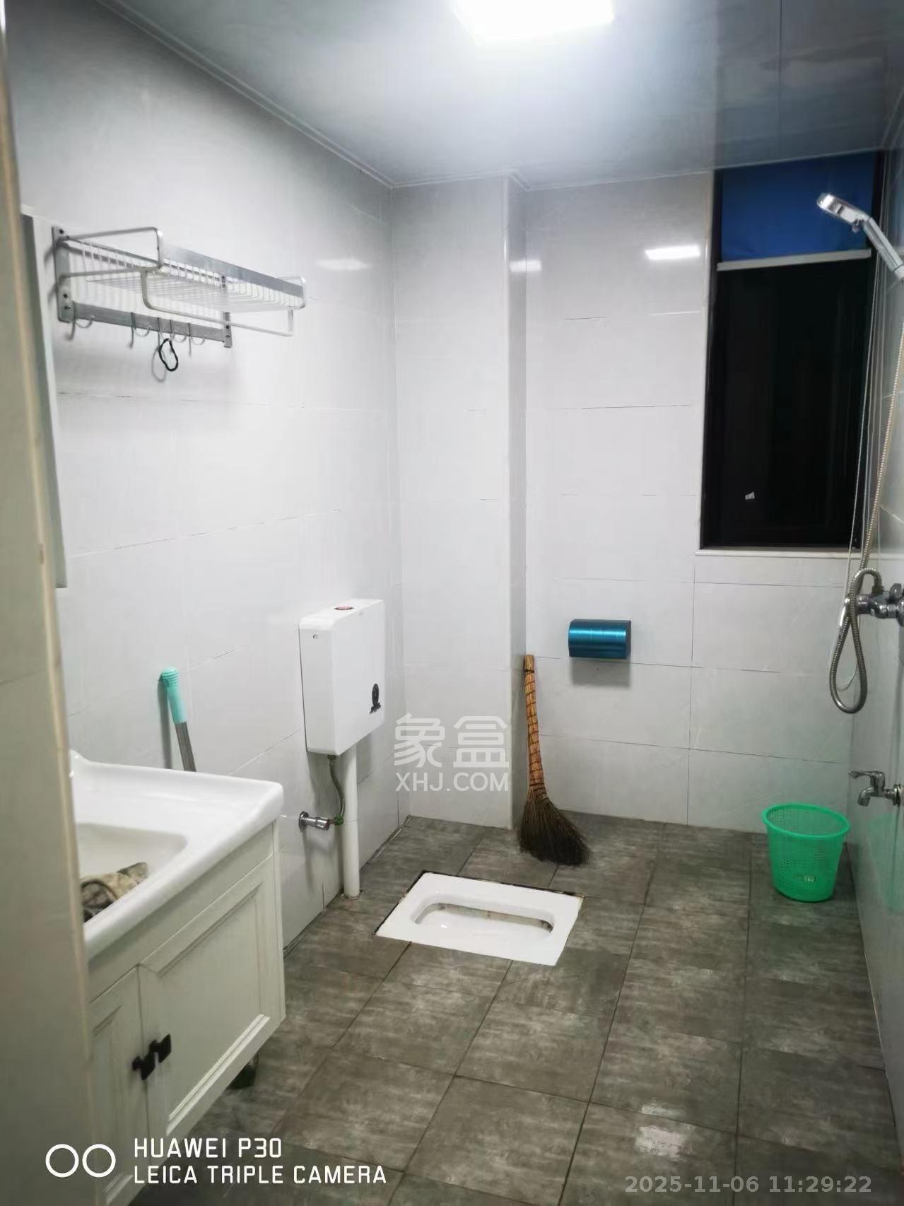 新新花园 3室2厅2卫 2500.0元/月 新新花园 3室2厅2卫 2500.0元/月室内图