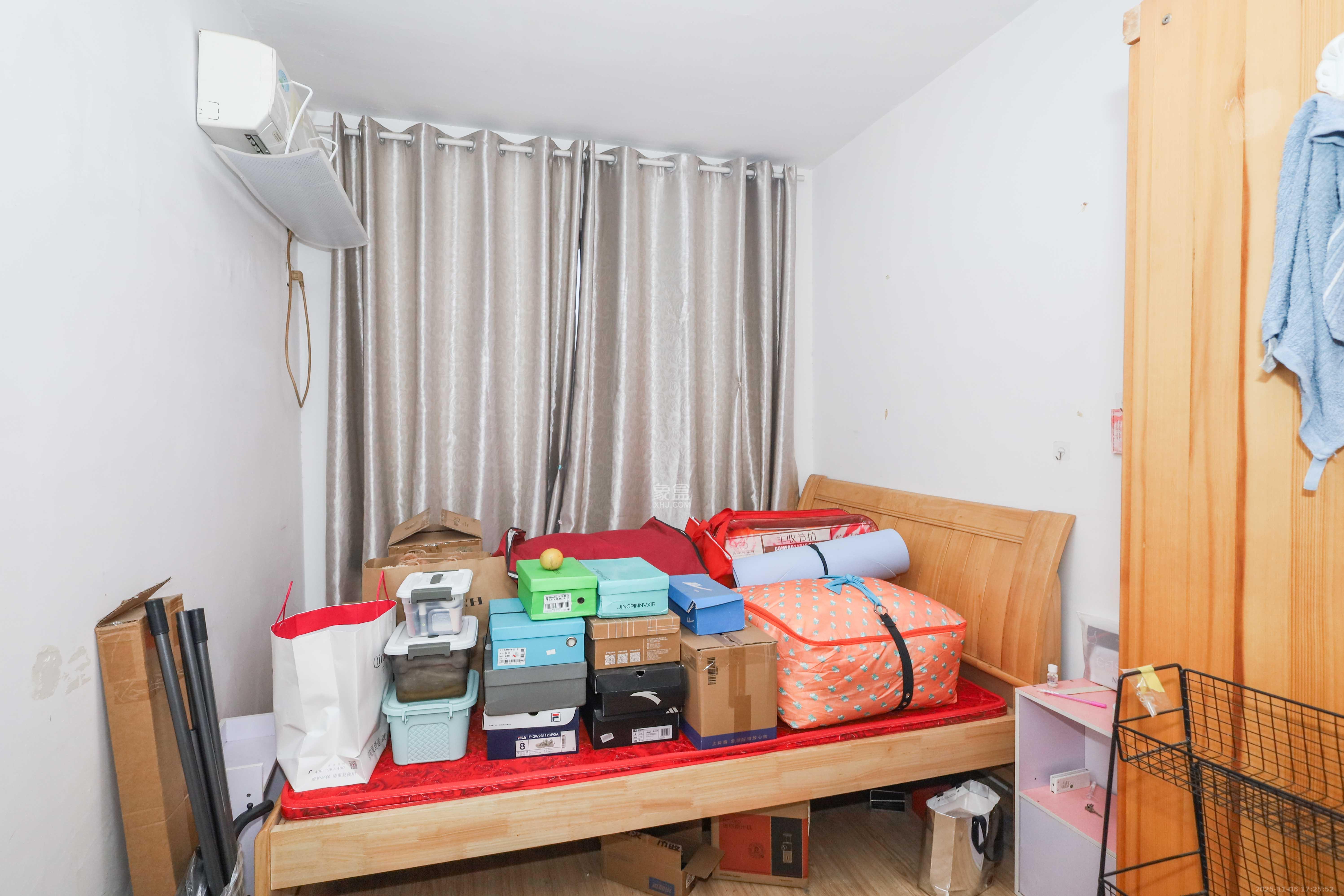 保利麓谷林语F区 4室2厅2卫 120.0万 保利麓谷林语F区 4室2厅2卫 120.0万卧室