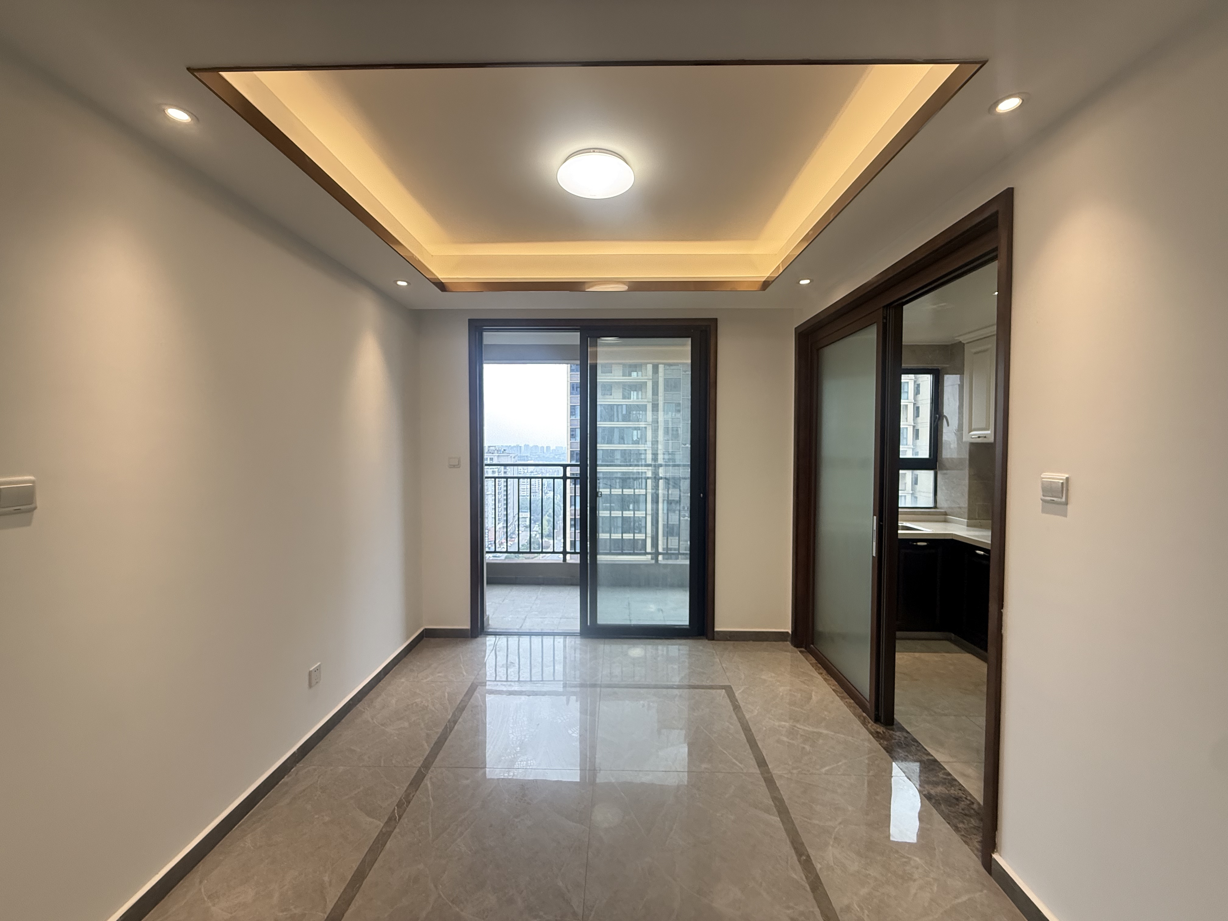 荣盛碧桂园铂悦府  3室2厅2卫    72.8万