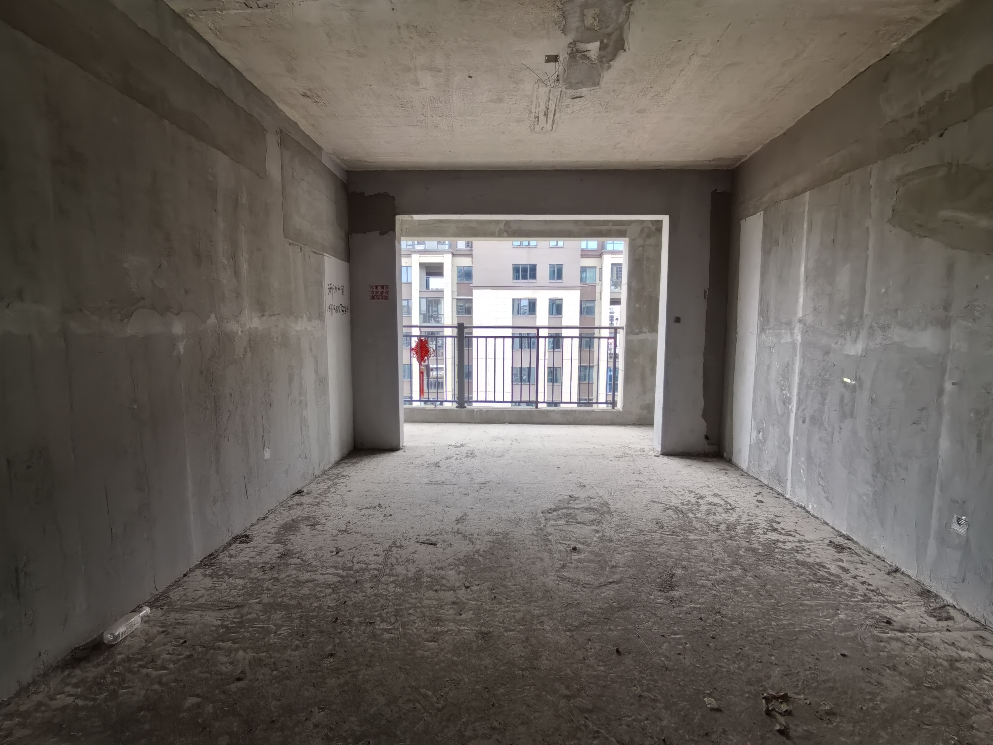 大汉龙城  3室2厅2卫    69.8万