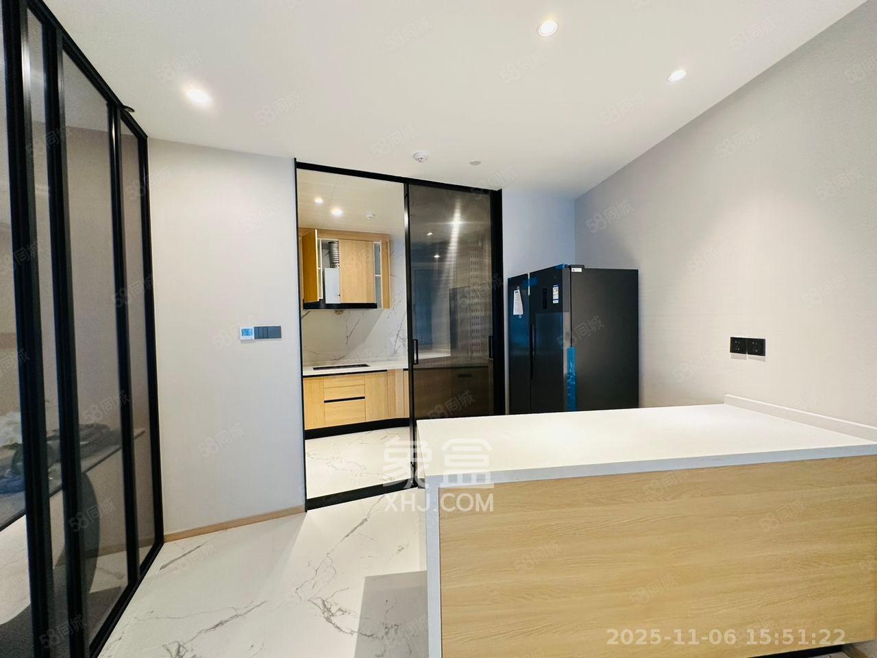 正荣梅溪紫阙台  4室2厅4卫    8500.0元/月室内图