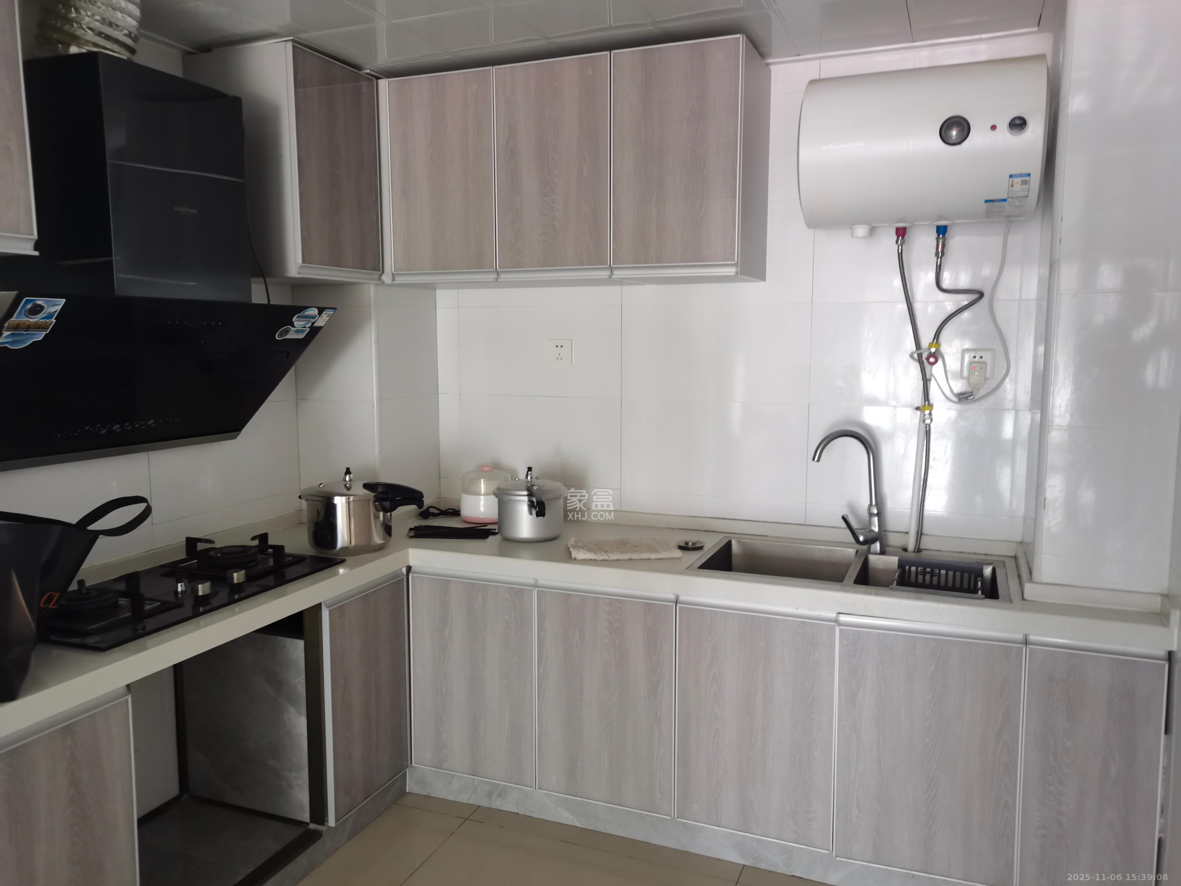 高桥现代商贸城  3室1厅1卫    3000.0元/月室内图