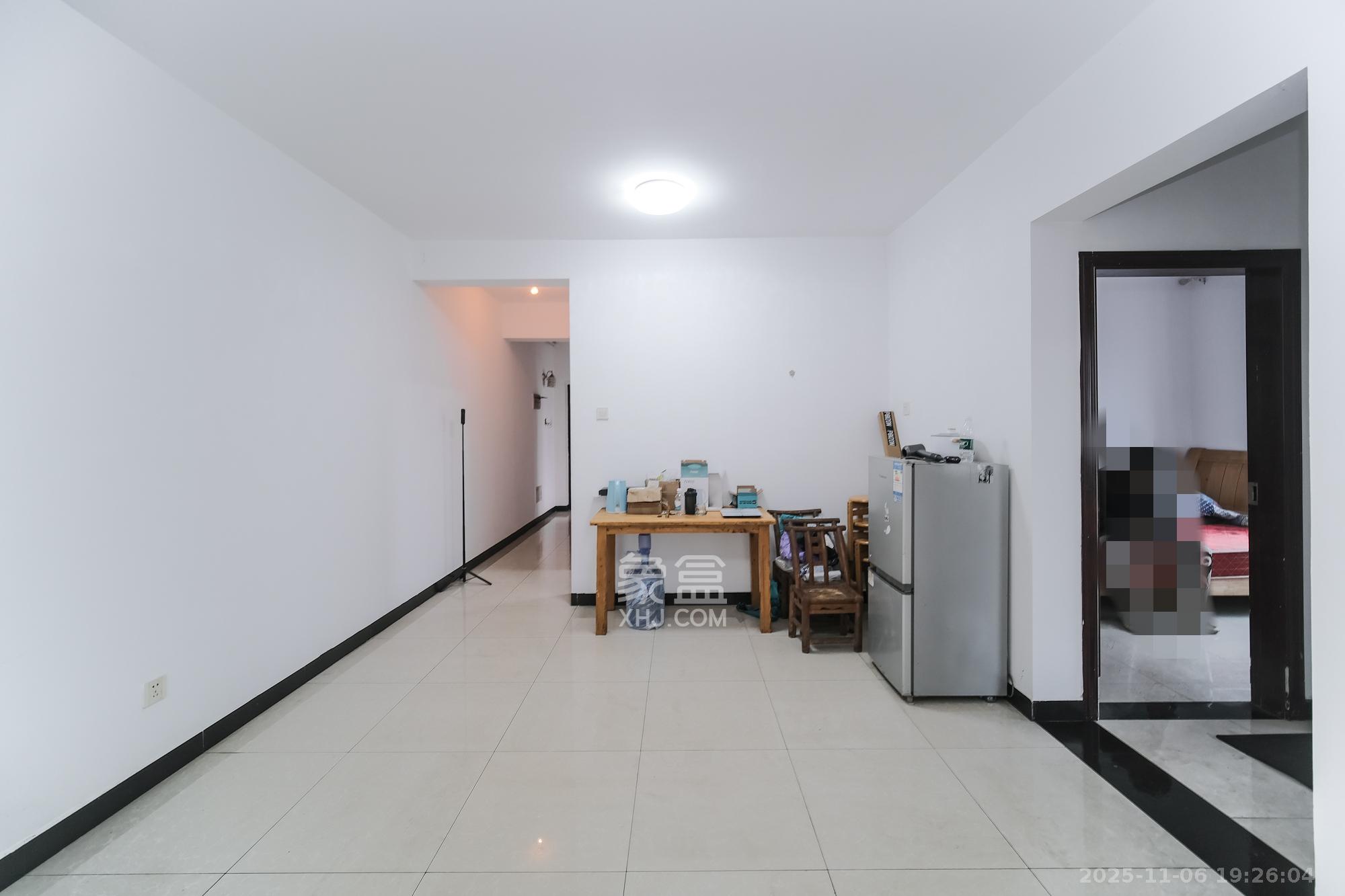 盛地春天里  3室2厅1卫    49.8万客厅