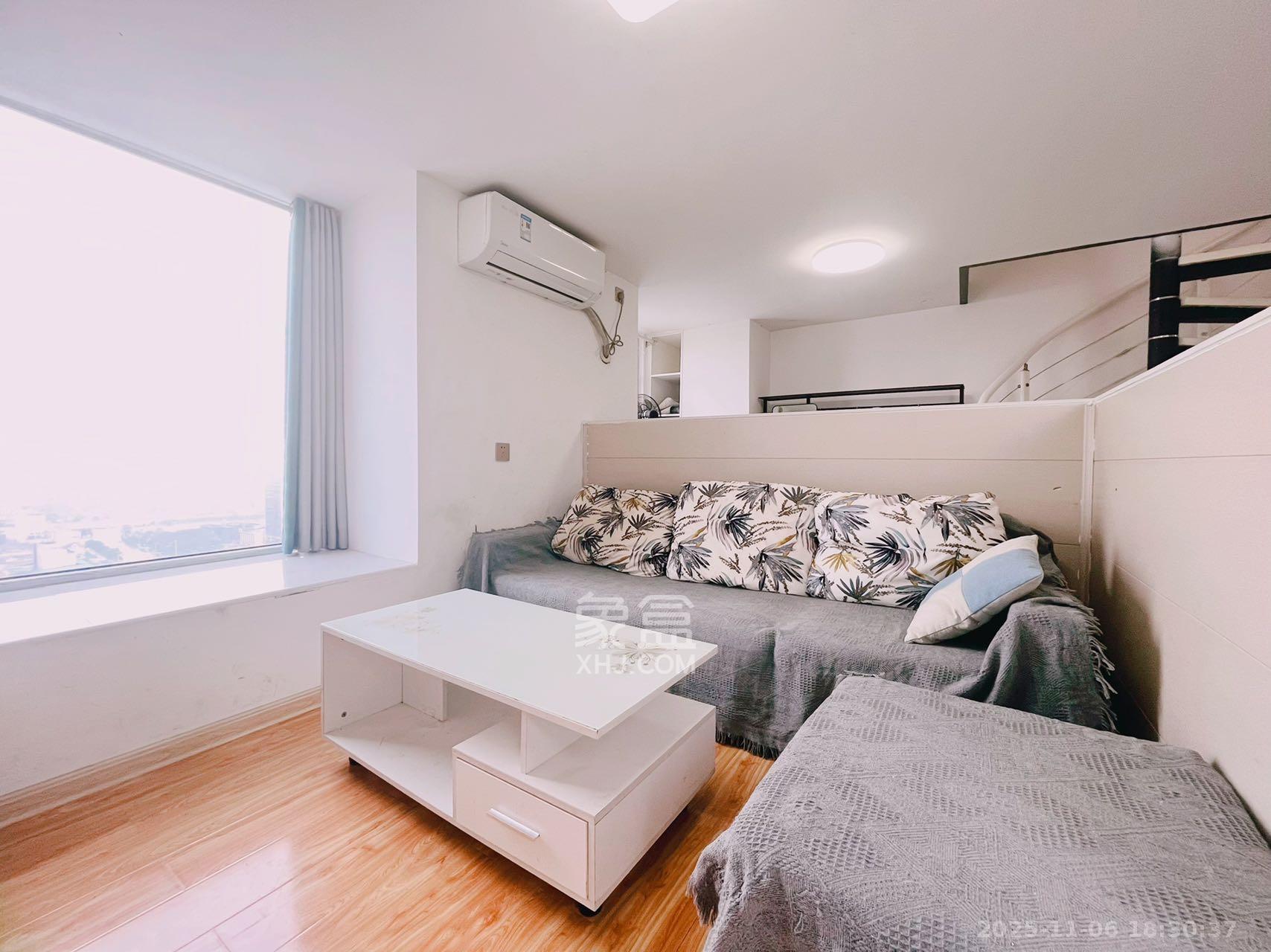 芙蓉万国城MOMA（卓越汇富苑）  3室1厅1卫    2000.0元/月室内图