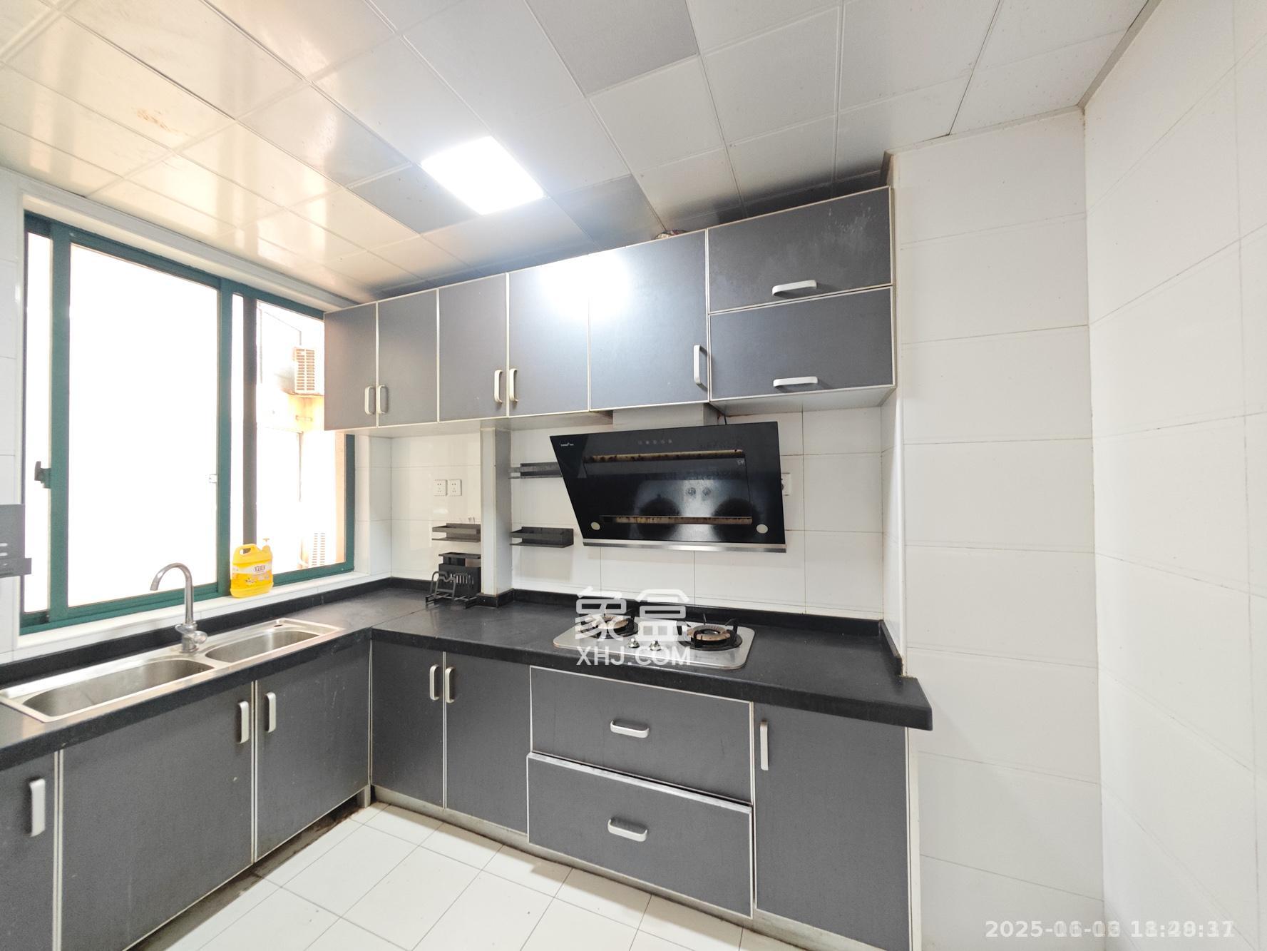 华盛世纪新城 3室2厅1卫 2600.0元/月 华盛世纪新城 3室2厅1卫 2600.0元/月室内图