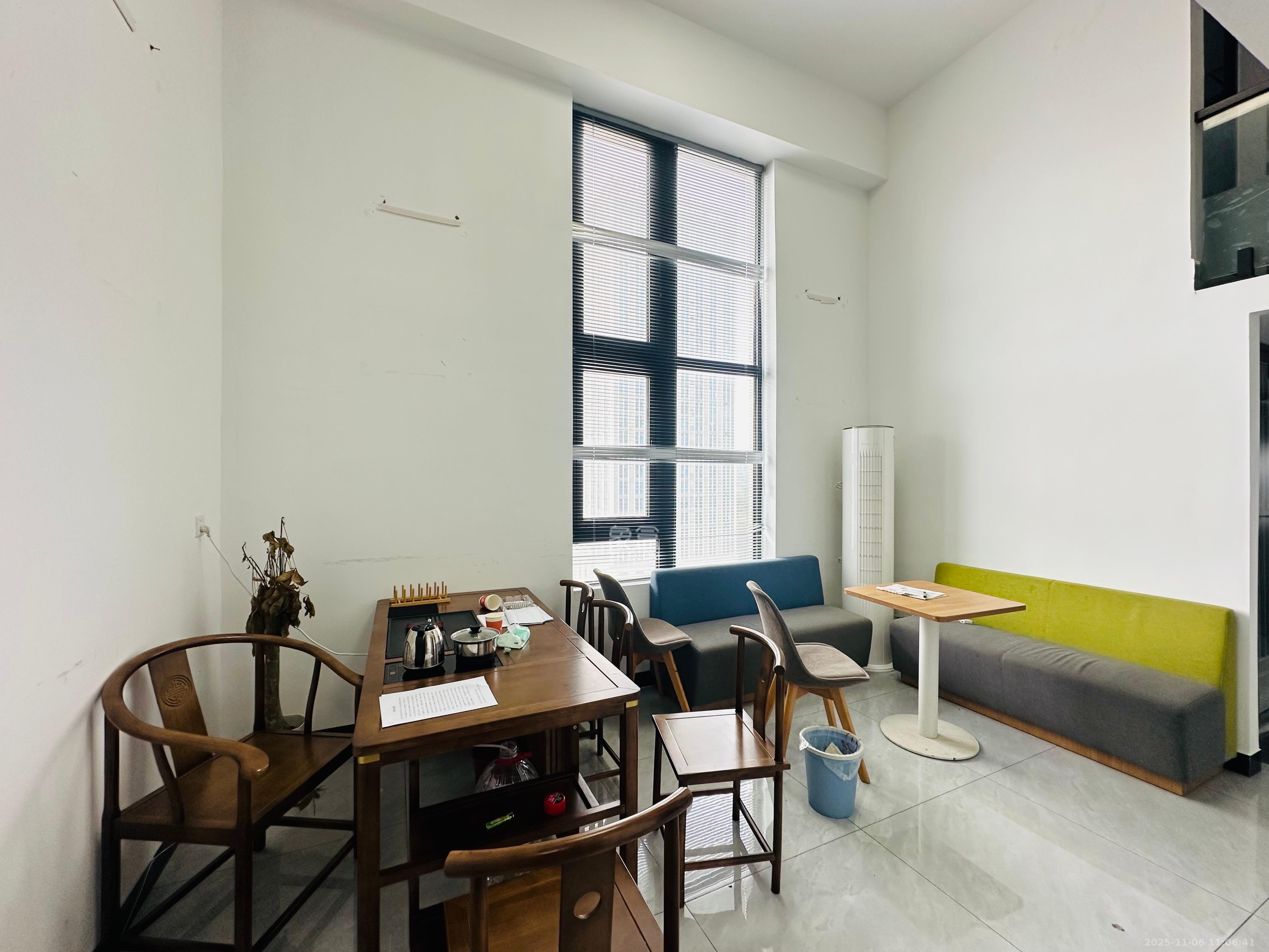 金茂建发泊悦  1室0厅0卫    2400.0元/月