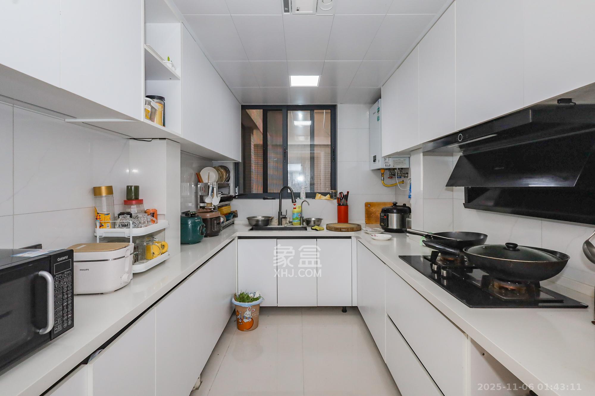 八方小区C区 4室2厅2卫 520.0万 八方小区C区 4室2厅2卫 520.0万厨房