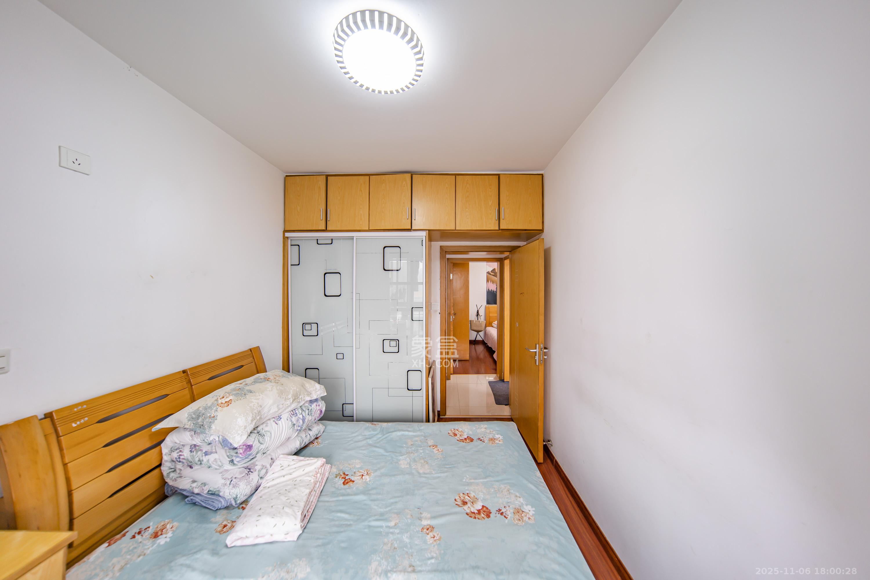 领航江阁 3室2厅1卫 90.0万 领航江阁 3室2厅1卫 90.0万卧室