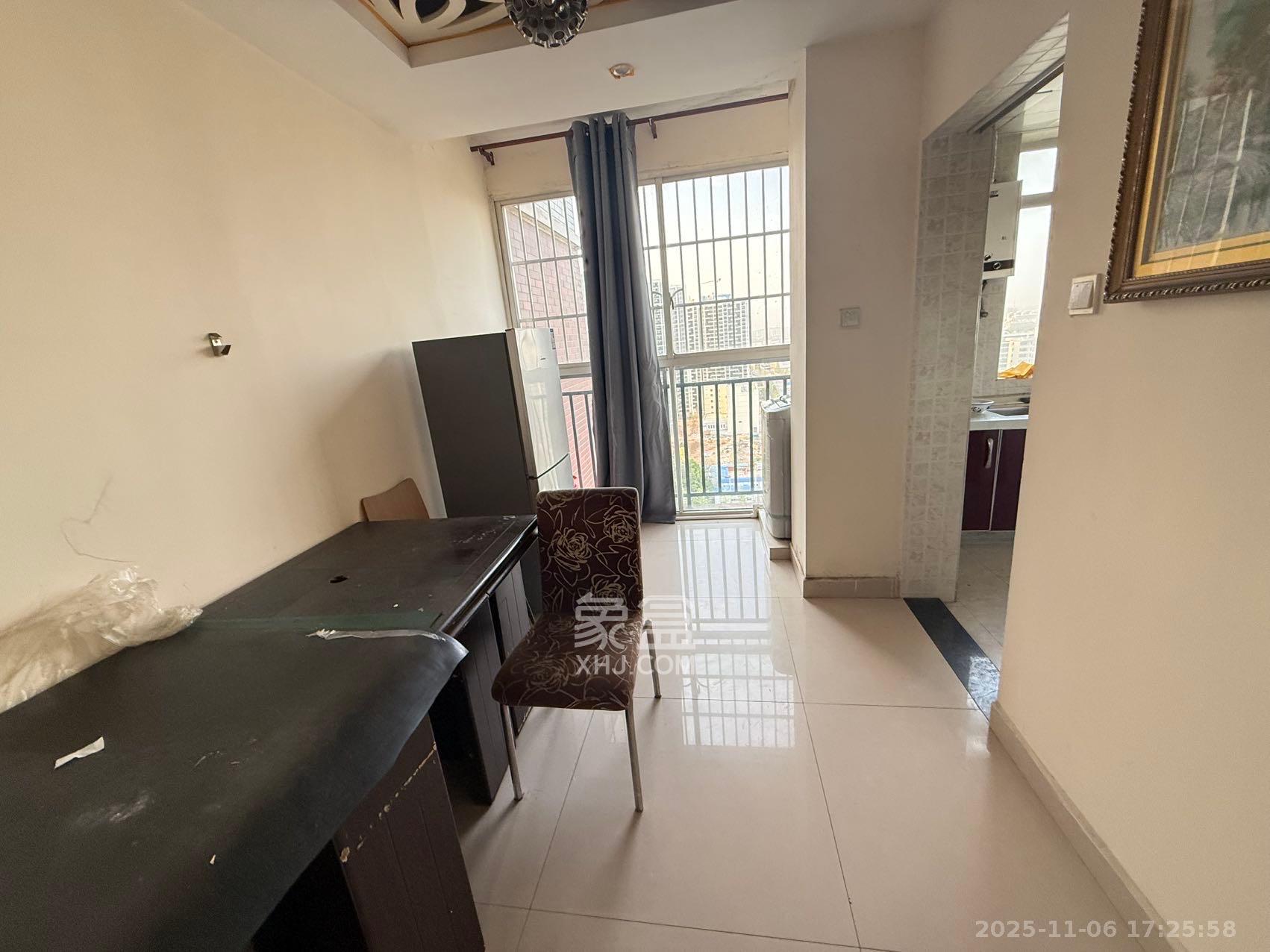 学府华庭 2室2厅1卫 1500.0元/月 学府华庭 2室2厅1卫 1500.0元/月室内图