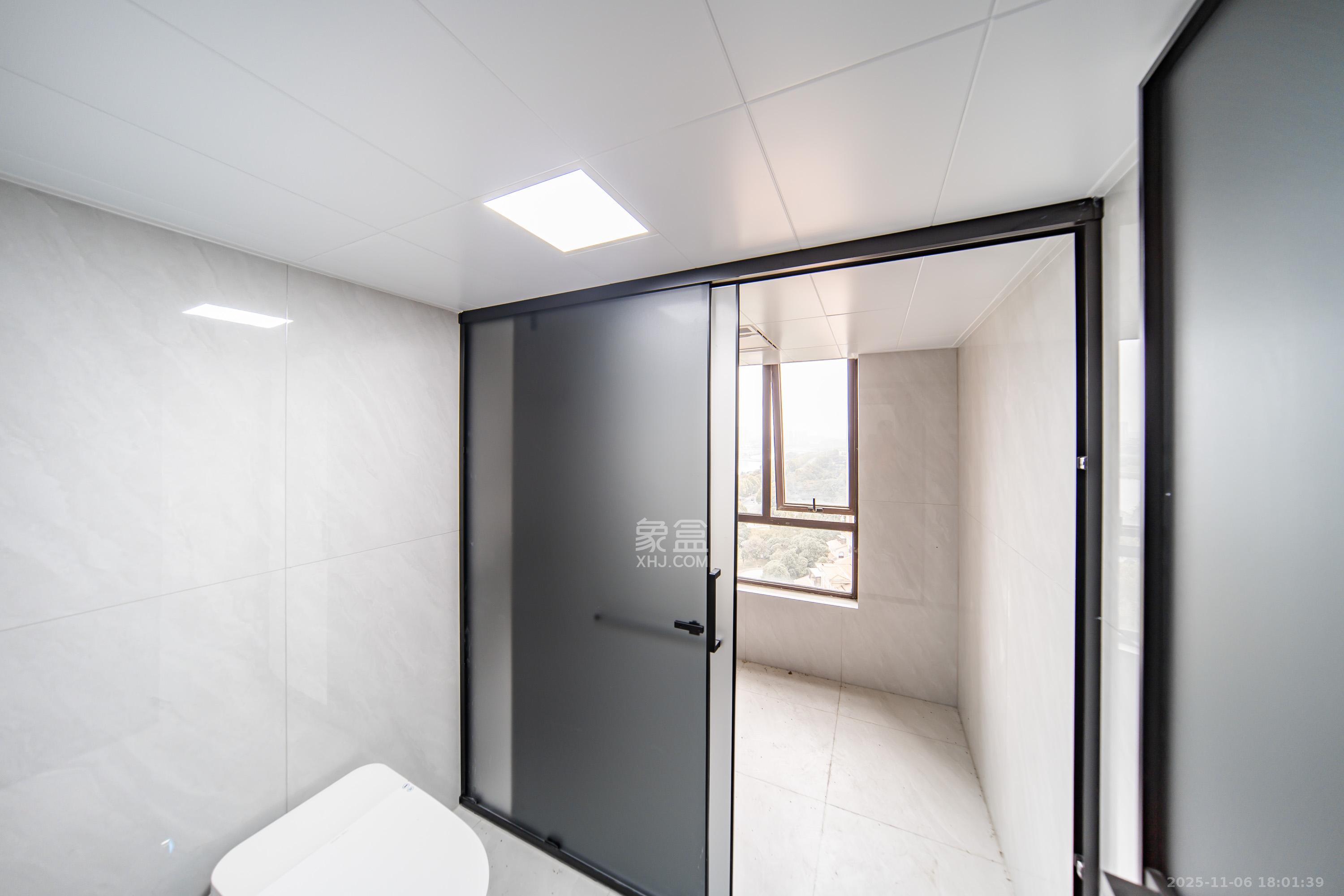 听香水榭 4室2厅2卫 158.0万 听香水榭 4室2厅2卫 158.0万卫生间