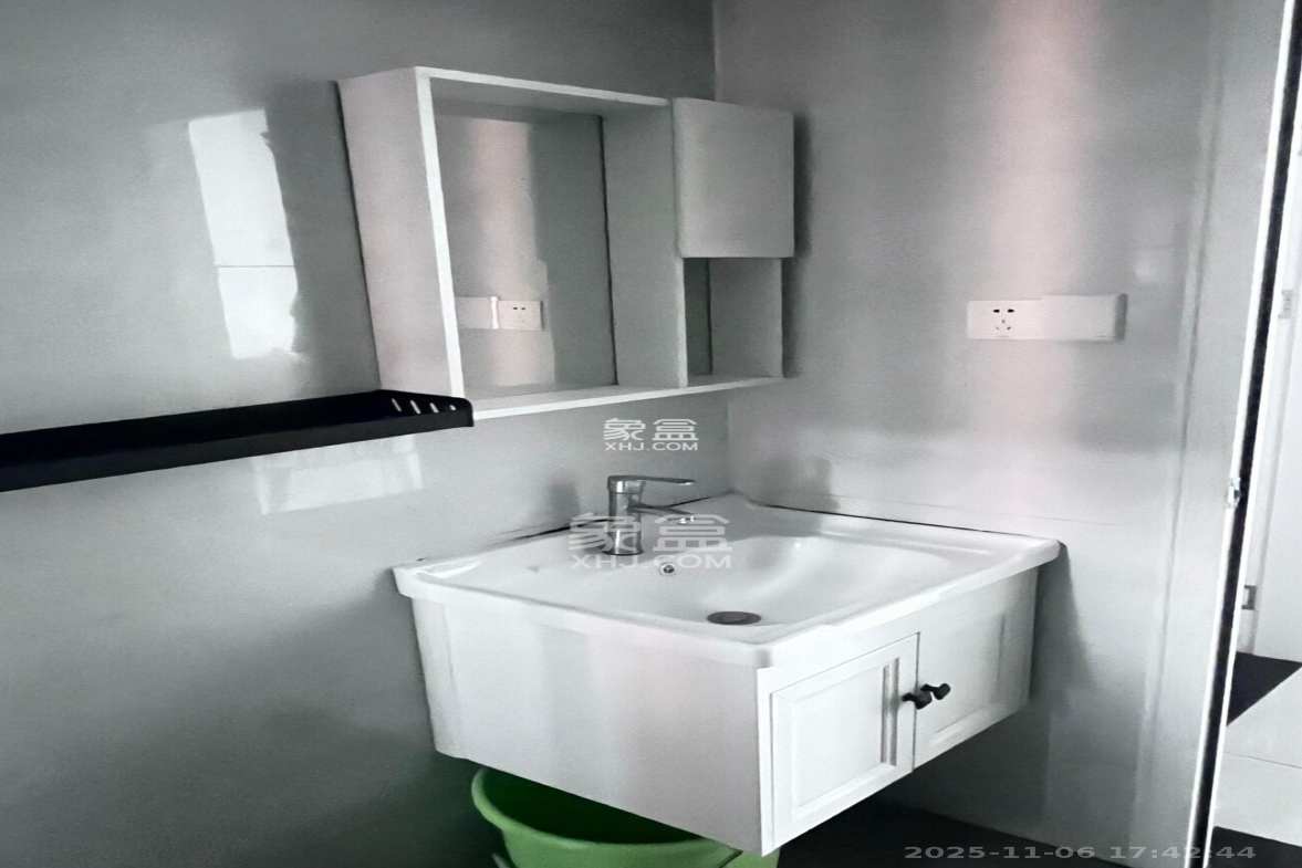 鑫远翡丽郡(鑫远翡丽雅苑) 4室2厅2卫 2800.0元/月 鑫远翡丽郡(鑫远翡丽雅苑) 4室2厅2卫 2800.0元/月室内图