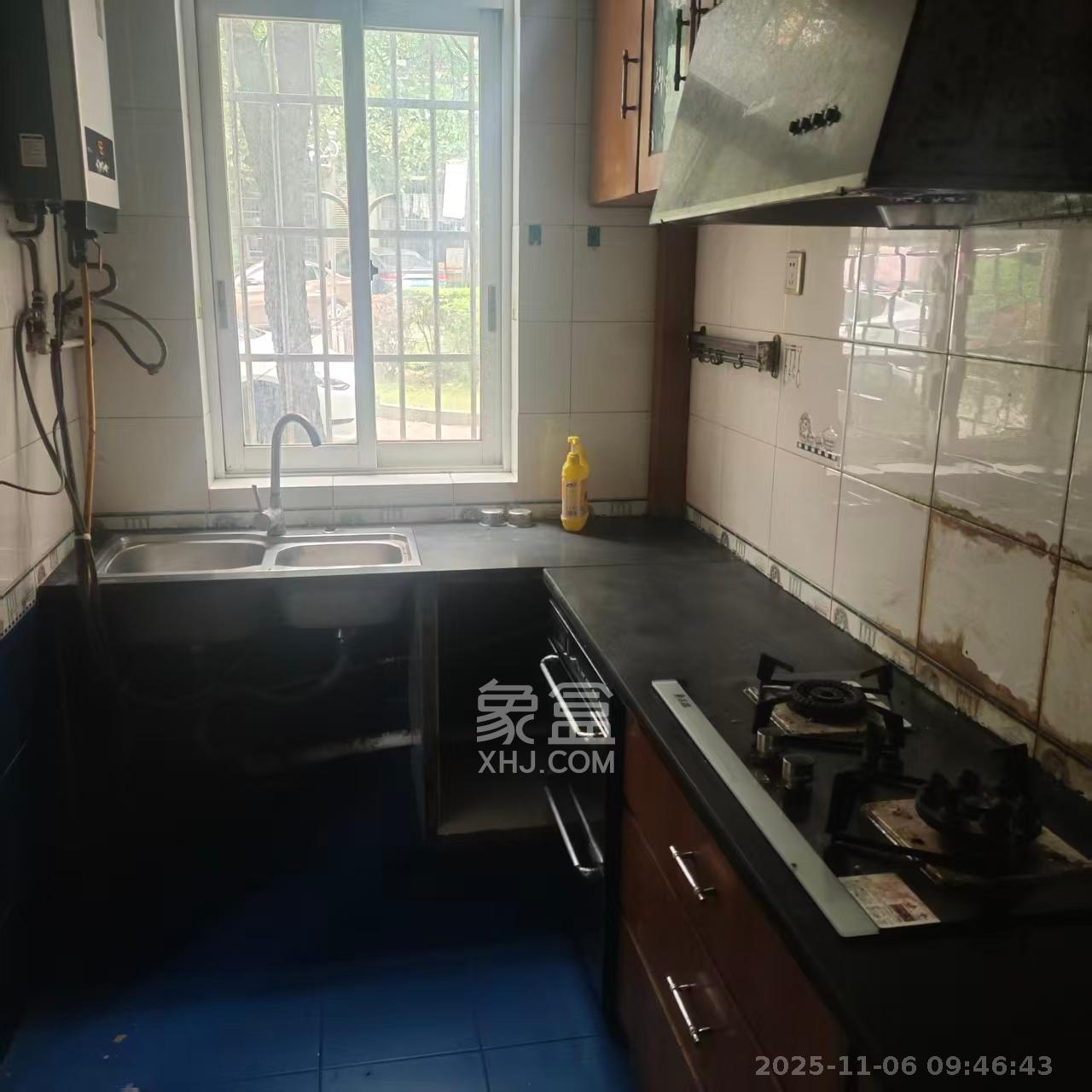 山水人家一二期  3室2厅2卫    1700.0元/月室内图