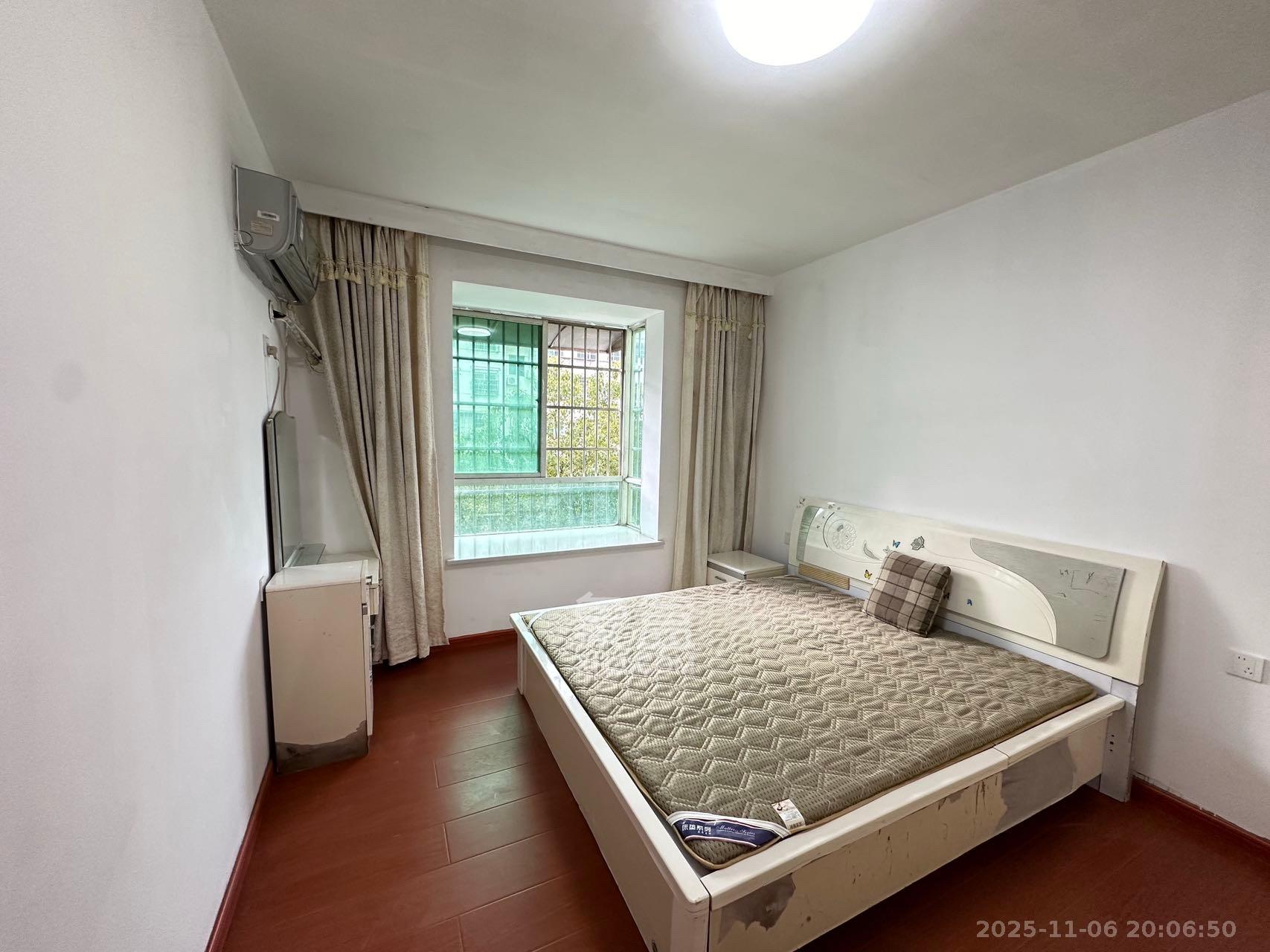 中南汽车世界 2室2厅1卫 1200.0元/月 中南汽车世界 2室2厅1卫 1200.0元/月室内图