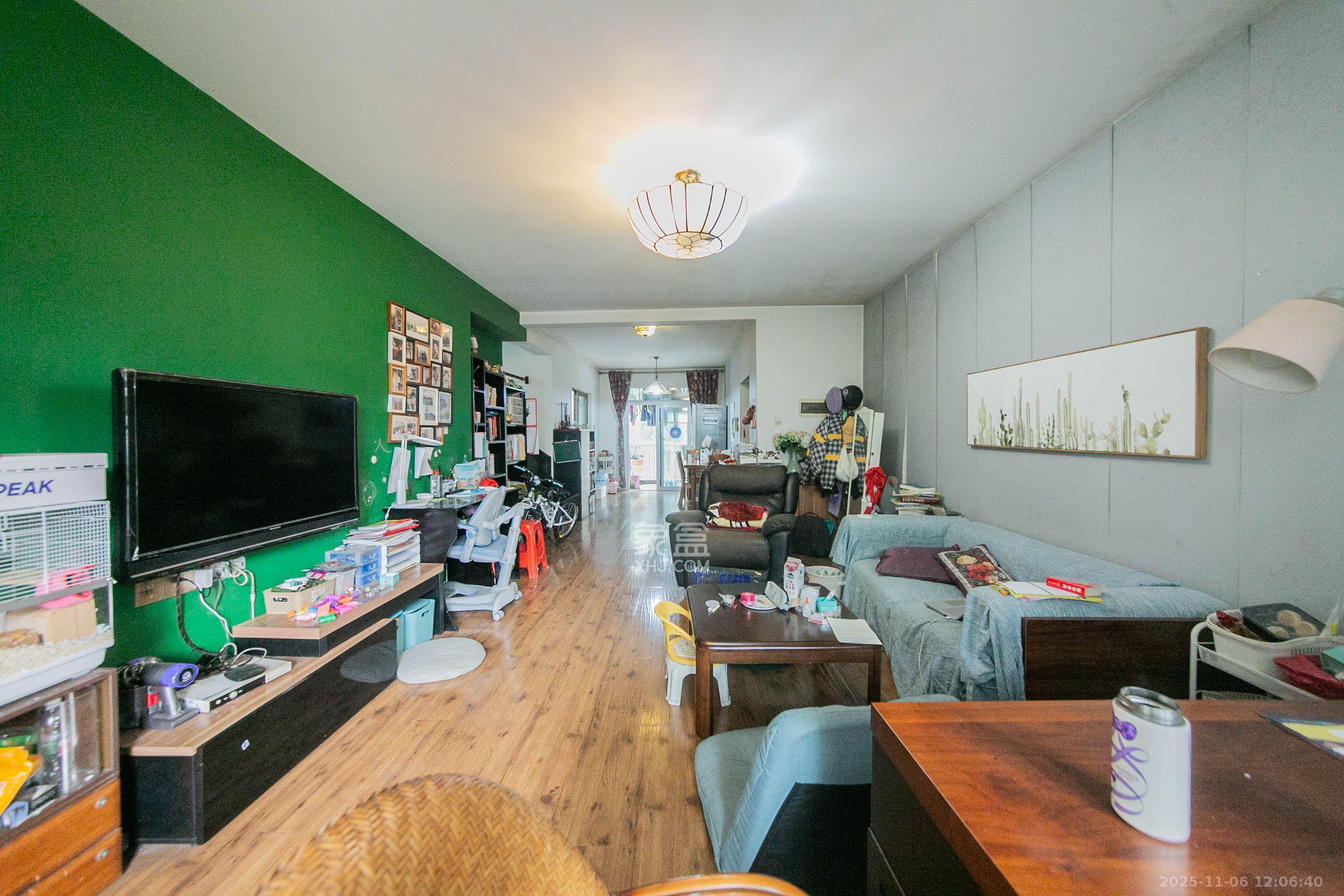 山语城一期  3室2厅2卫    2000.0元/月