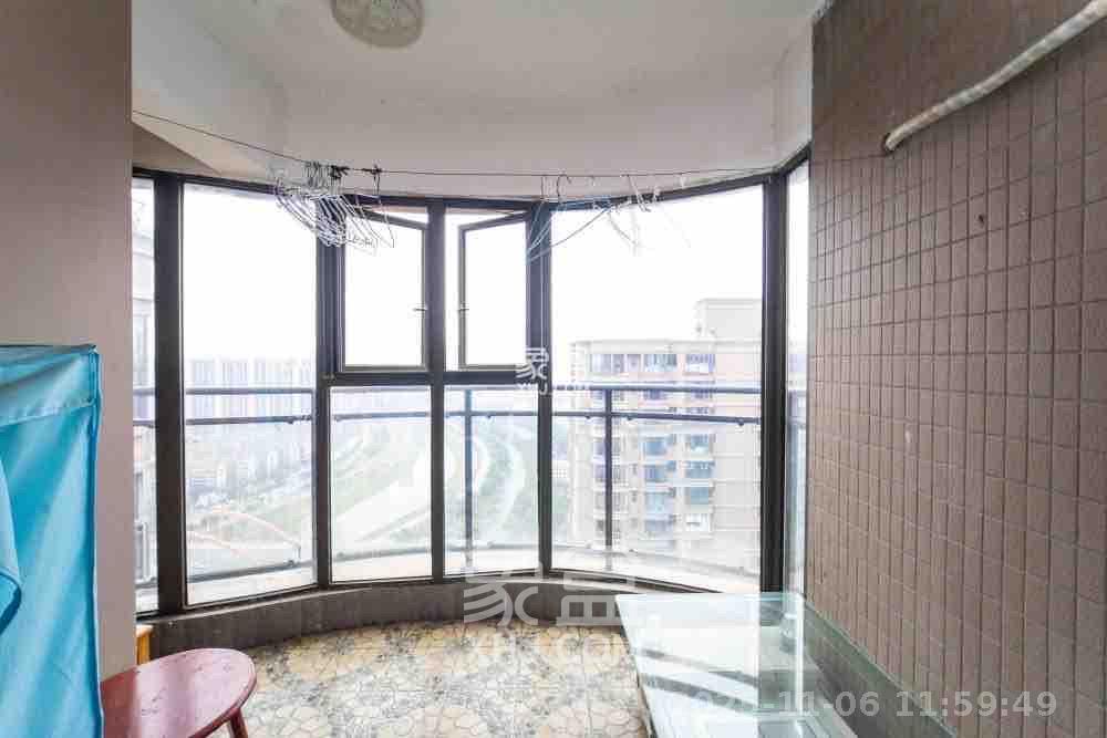 湘域熙岸  4室2厅2卫    3800.0元/月室内图