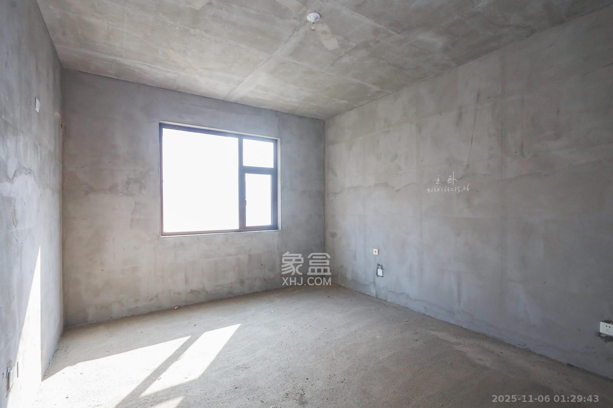 阳光丽城二期 4室2厅2卫 190.0万 阳光丽城二期 4室2厅2卫 190.0万卧室