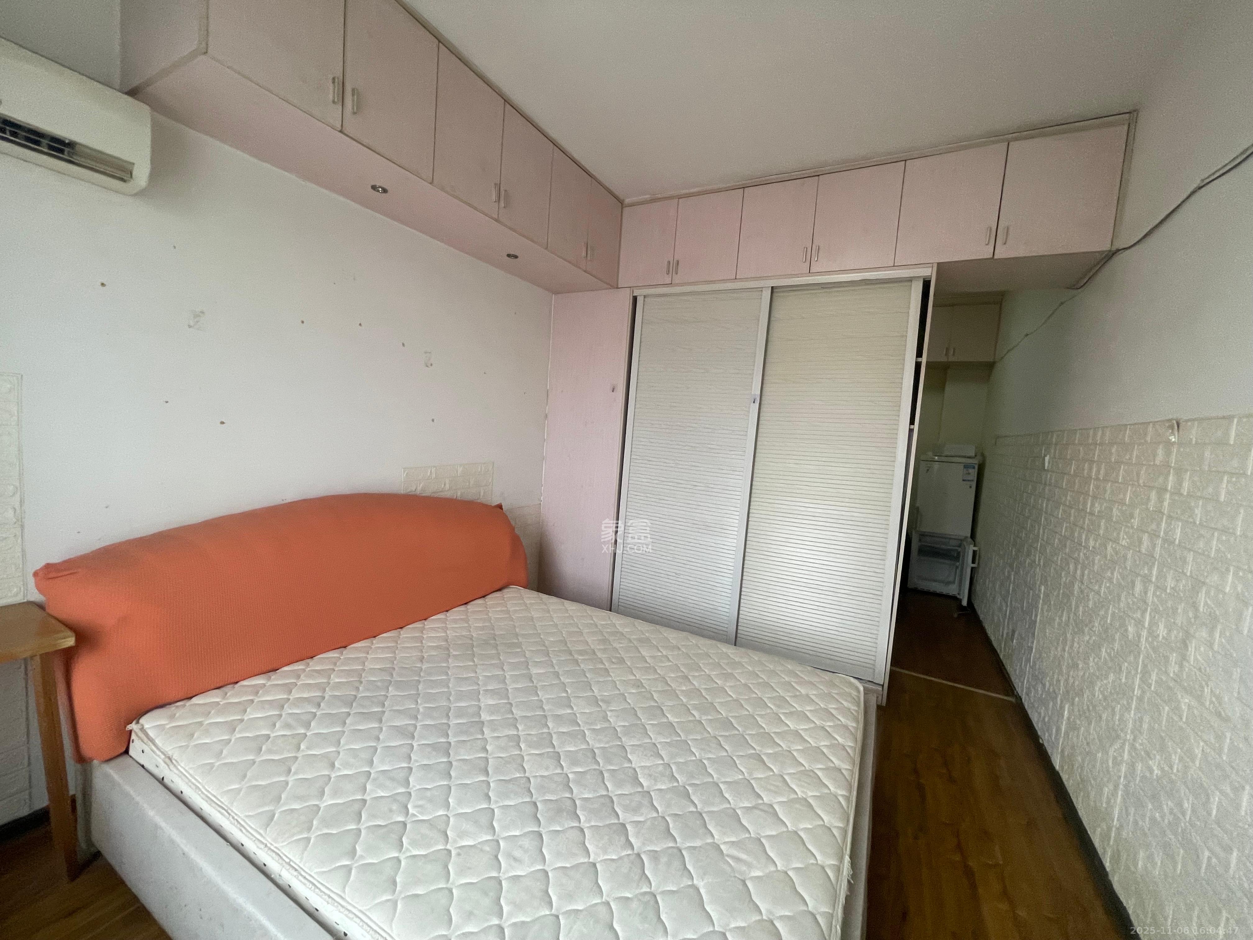 山水花都 1室1厅1卫 1500.0元/月 山水花都 1室1厅1卫 1500.0元/月室内图