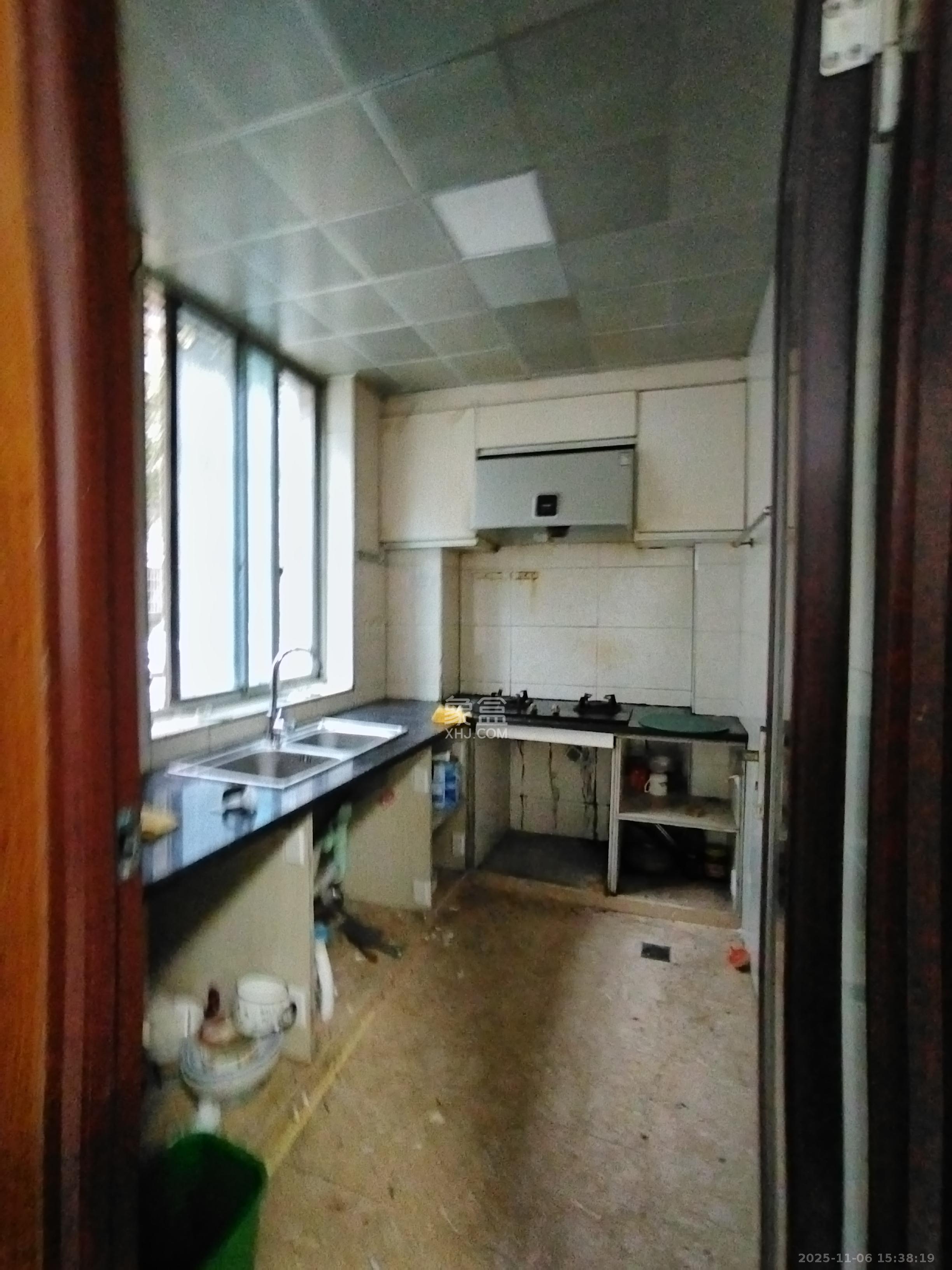 新雅园  2室2厅1卫    2100.0元/月室内图