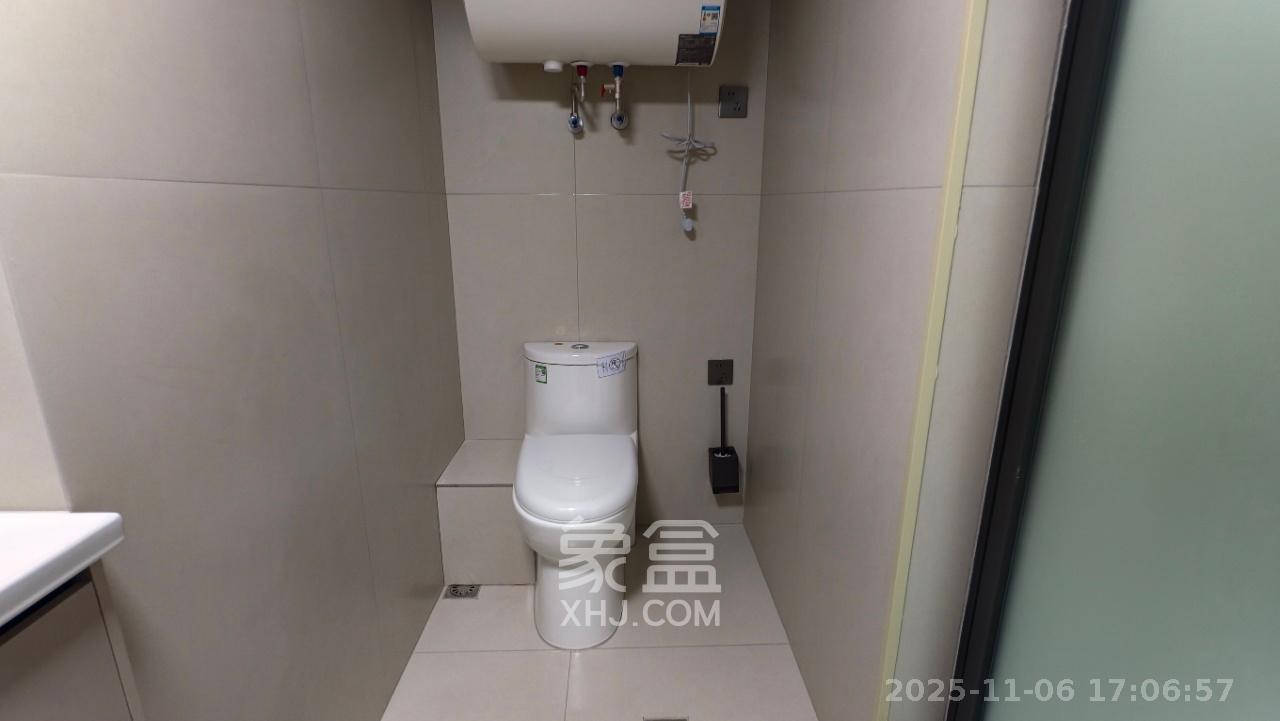 绿地V岛  1室0厅0卫    2300.0元/月室内图