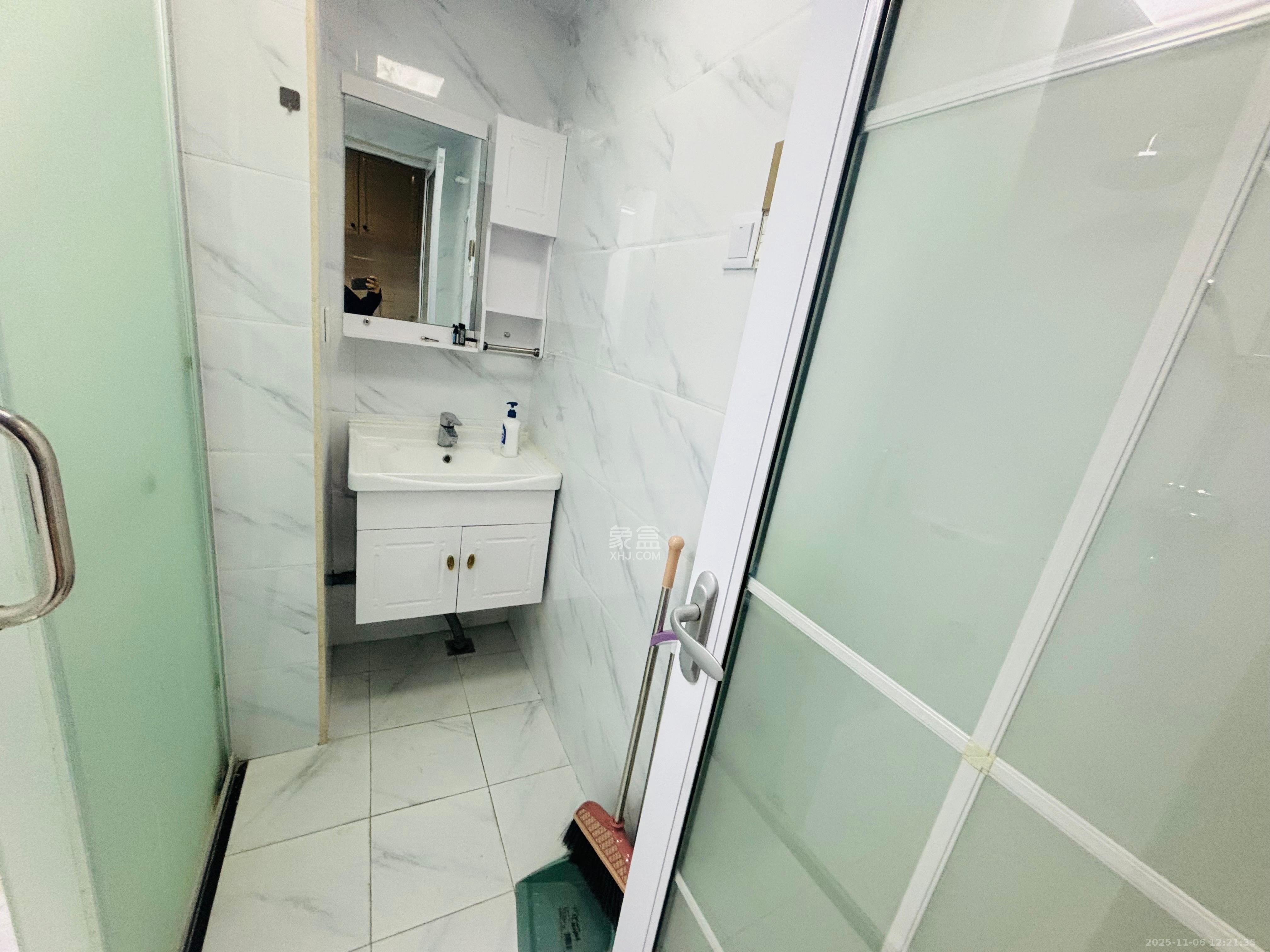 荣悦台  1室1厅1卫    2300.0元/月室内图