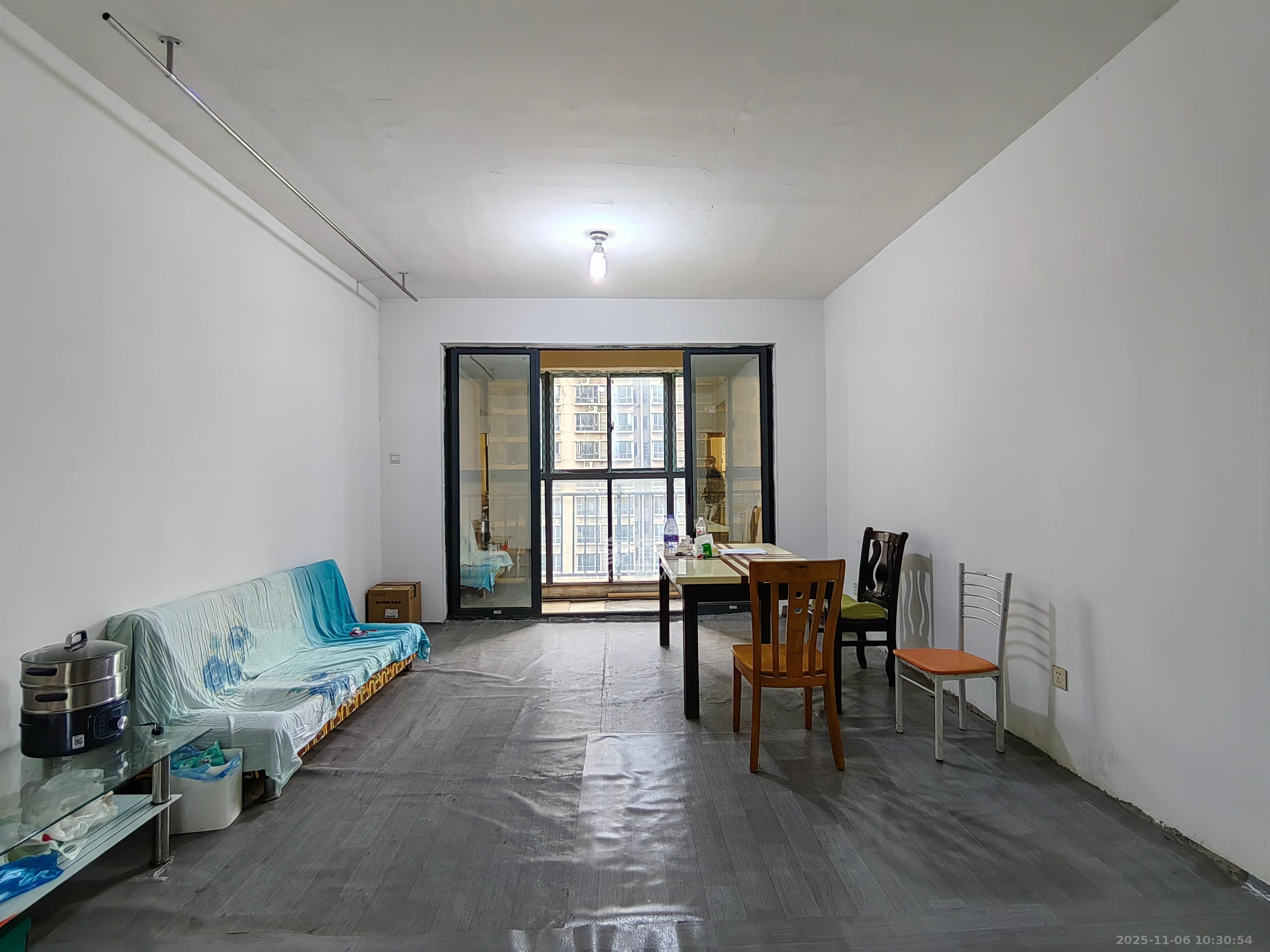 东岸城邦  3室2厅1卫    1500.0元/月室内图