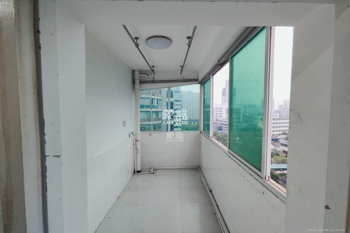 兴威名座 3室2厅2卫 3500.0元/月 兴威名座 3室2厅2卫 3500.0元/月室内图