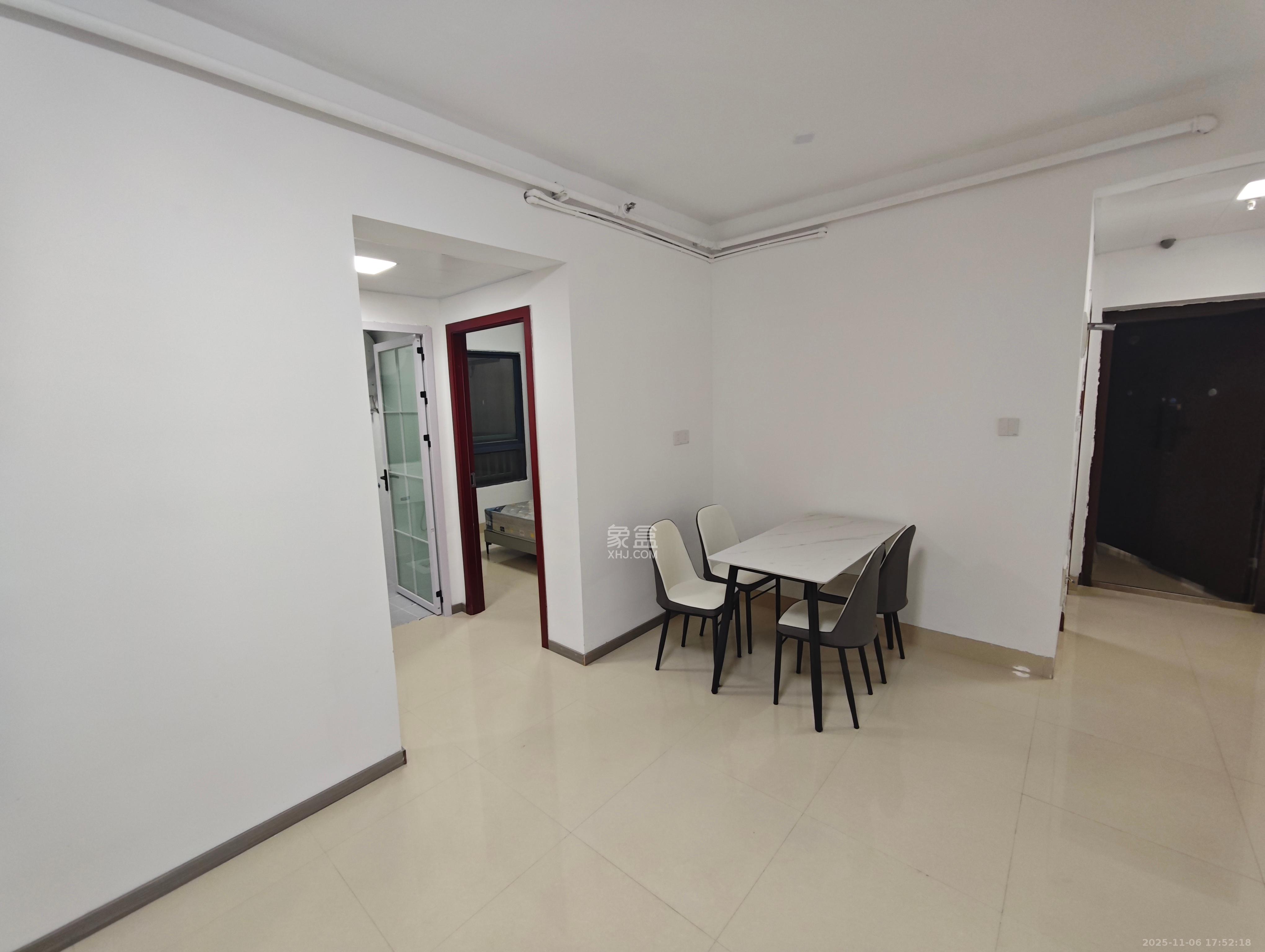 香樟兰亭（朗峰苑）  1室2厅1卫    2200.0元/月室内图