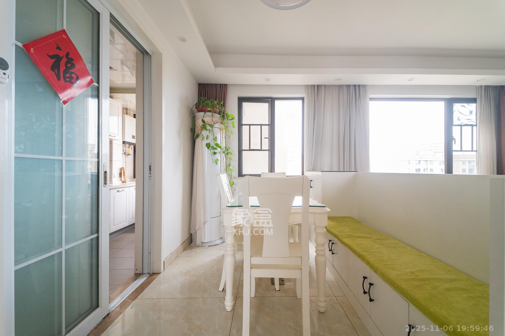 华润置地广场一期 3室3厅1卫 69.8万 华润置地广场一期 3室3厅1卫 69.8万客厅