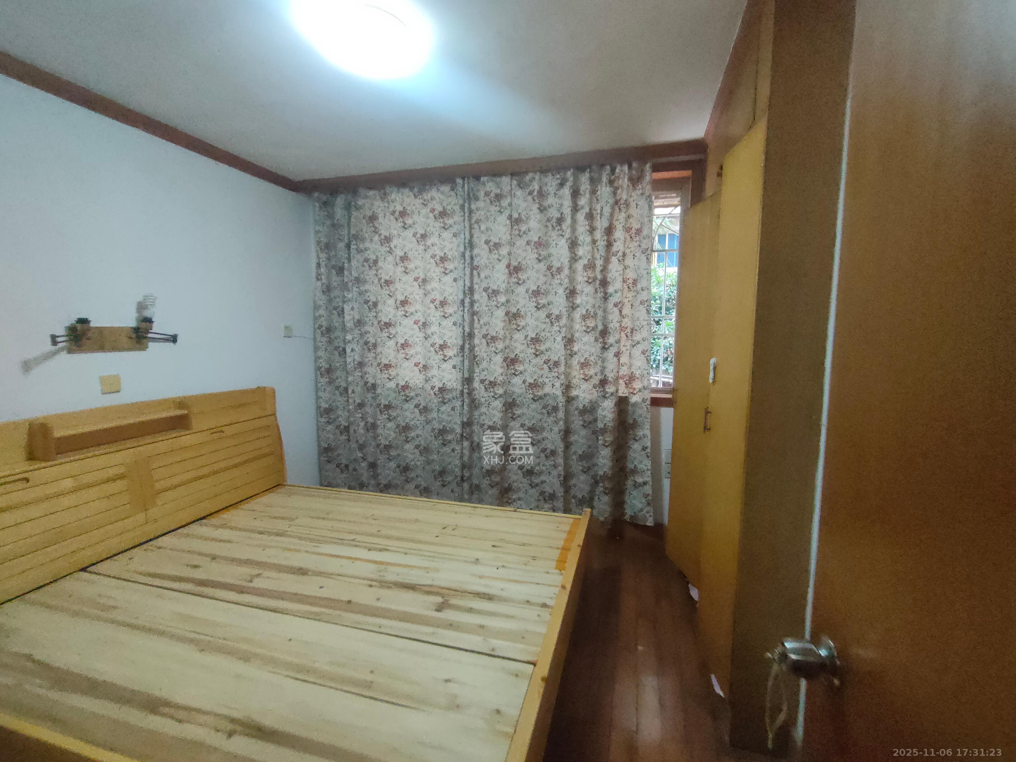 省儿童医院单位宿舍 3室2厅1卫 1800.0元/月 省儿童医院单位宿舍 3室2厅1卫 1800.0元/月室内图