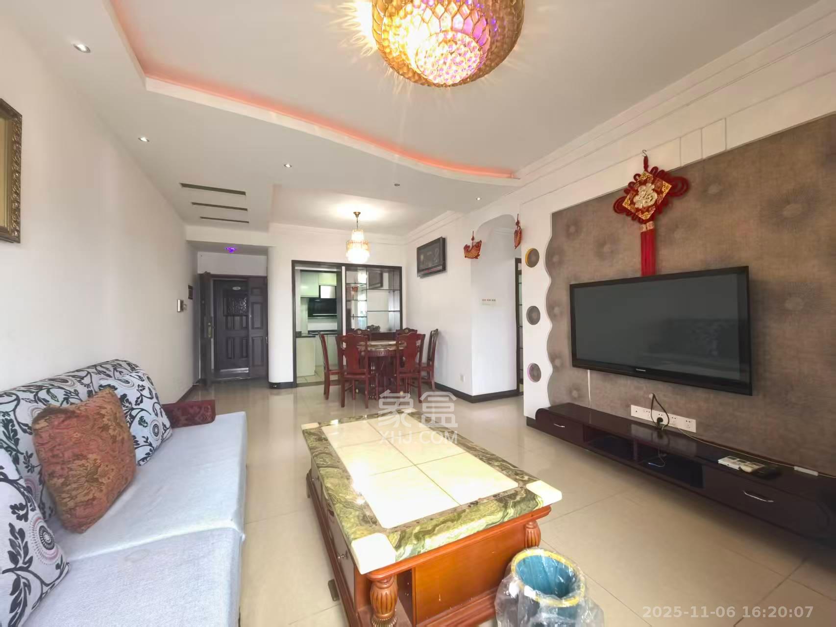 金领家族  3室2厅1卫    2300.0元/月室内图