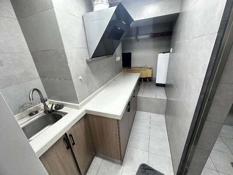 绿地海德公馆  1室1厅1卫    2000.0元/月室内图