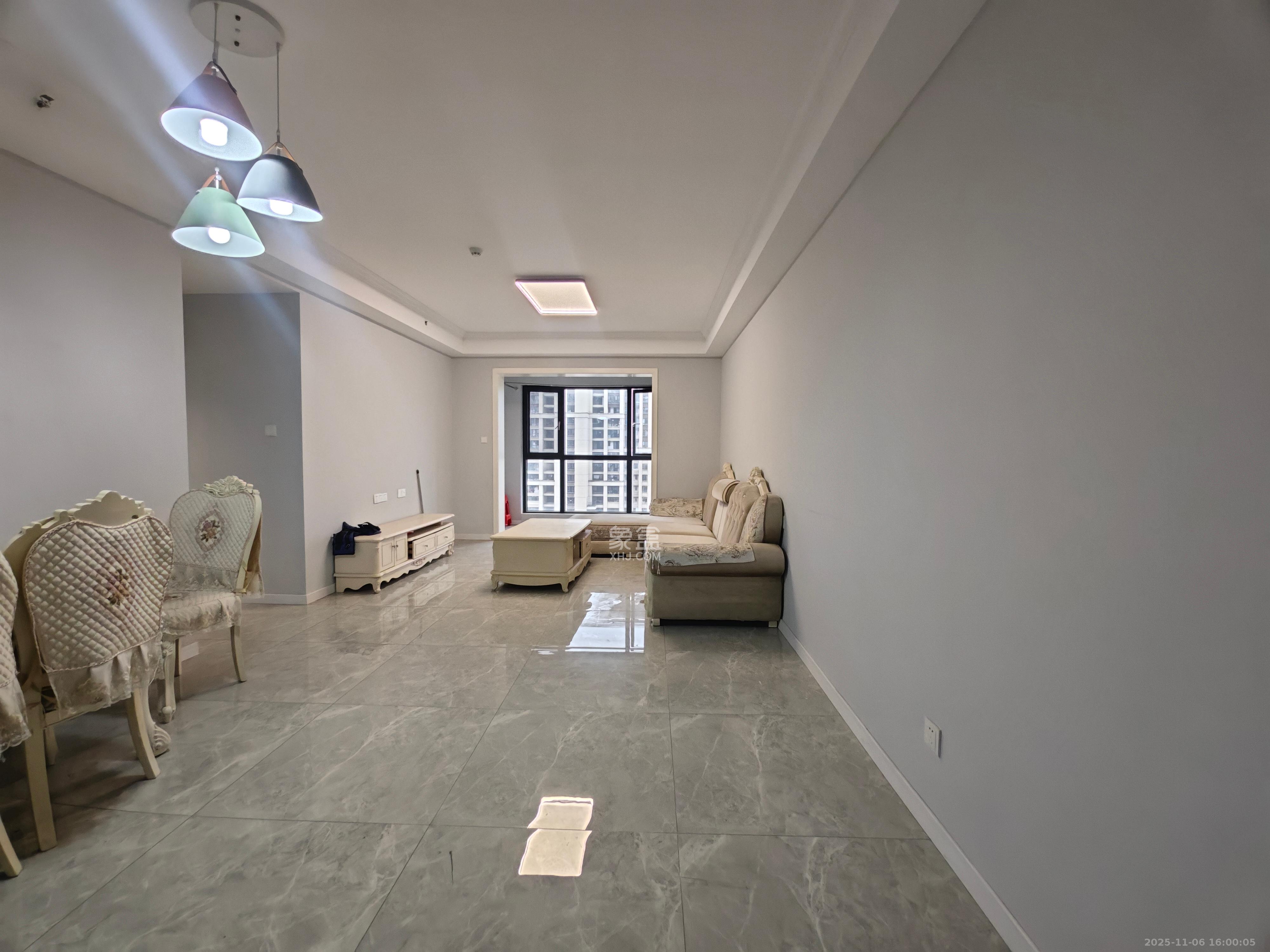 卓越浅水湾 3室2厅2卫 2500.0元/月 卓越浅水湾 3室2厅2卫 2500.0元/月室内图