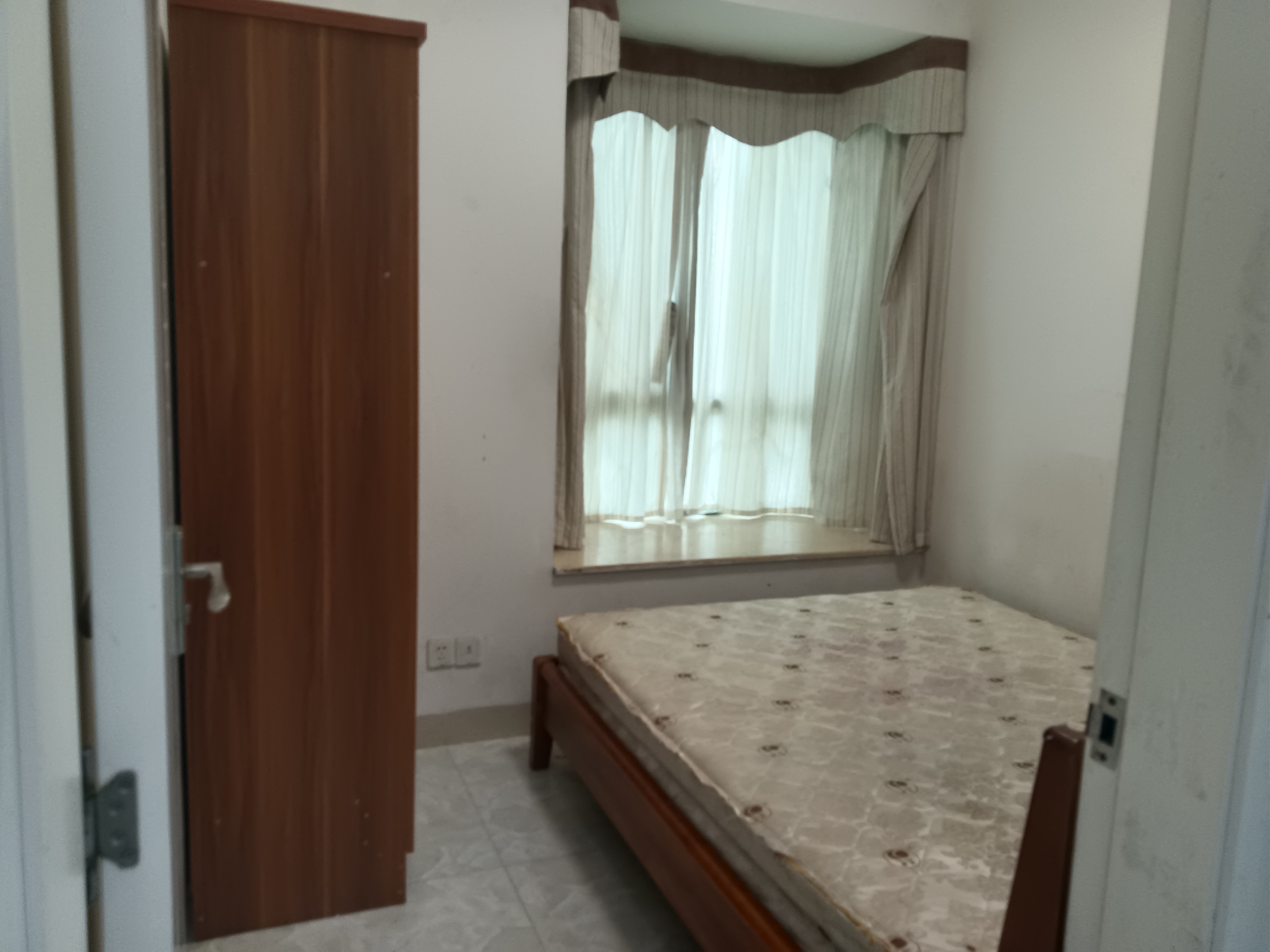 南海花园  2室1厅1卫    1900.0元/月室内图